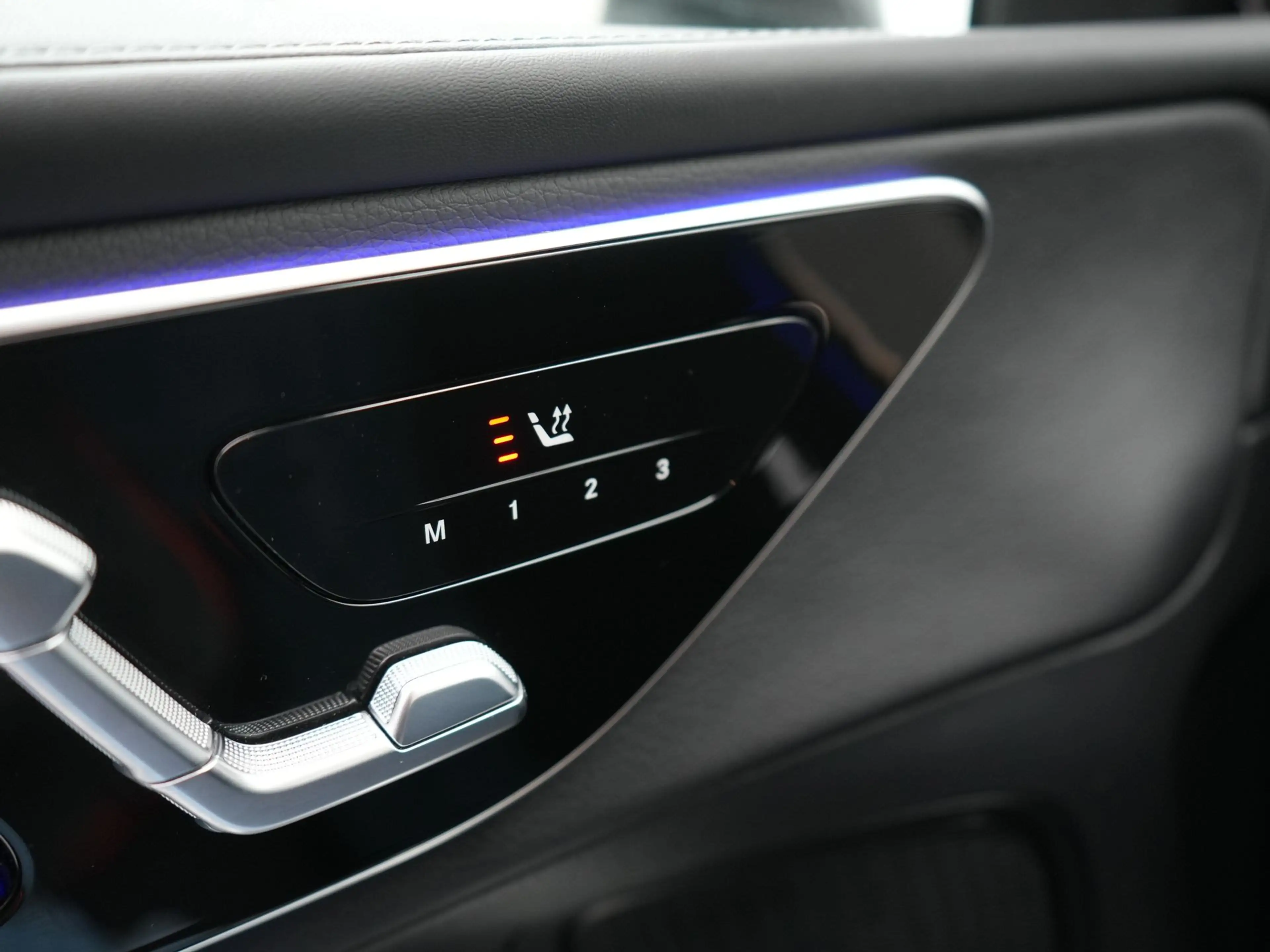 Mercedes-Benz GLC 300 300e 4MATIC Luxury Line PHEV 313pk Dealer O.H. | T — photo 12