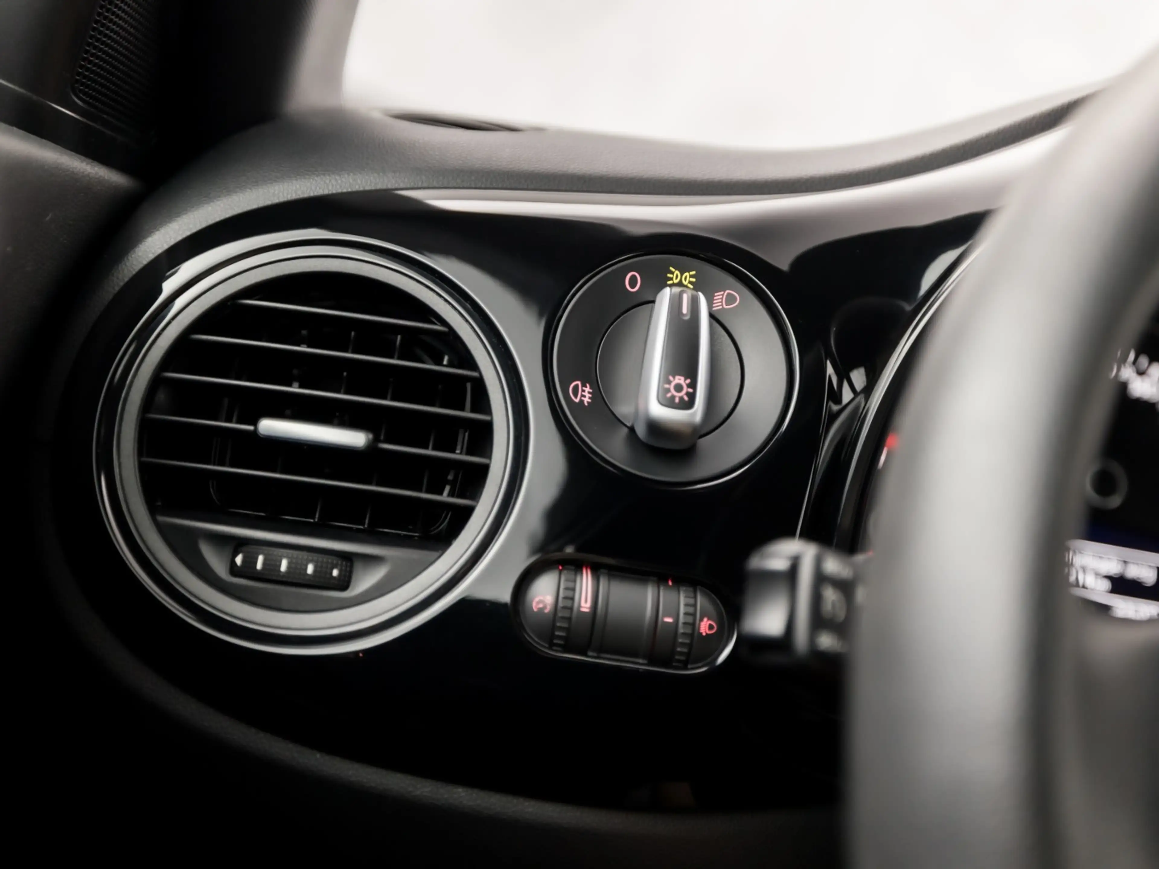 Volkswagen Beetle 1.2 TSI Sport (CLIMATE, STOELVERWARMING, CRUISE, S — photo 23