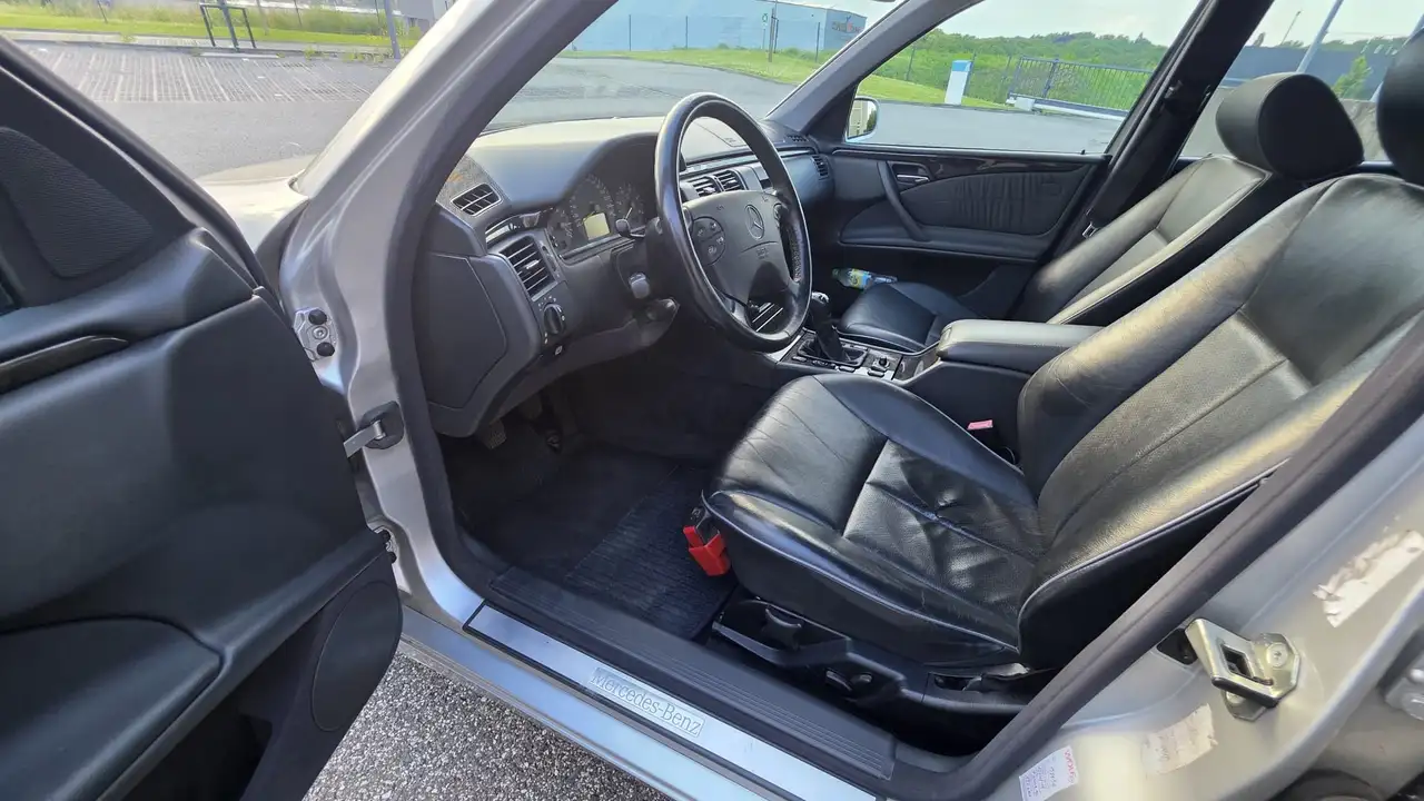 Mercedes-Benz E 220 D Avantgarde, foto 9