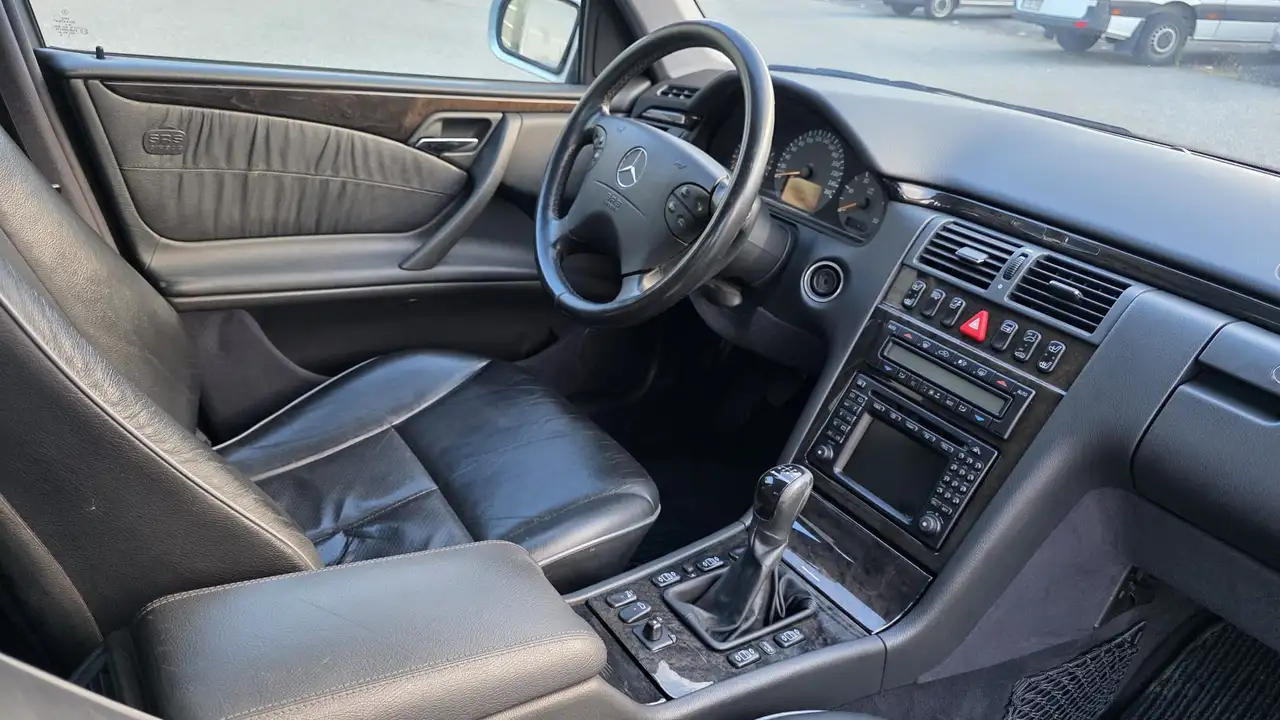 Mercedes-Benz E 220 D Avantgarde, foto 11
