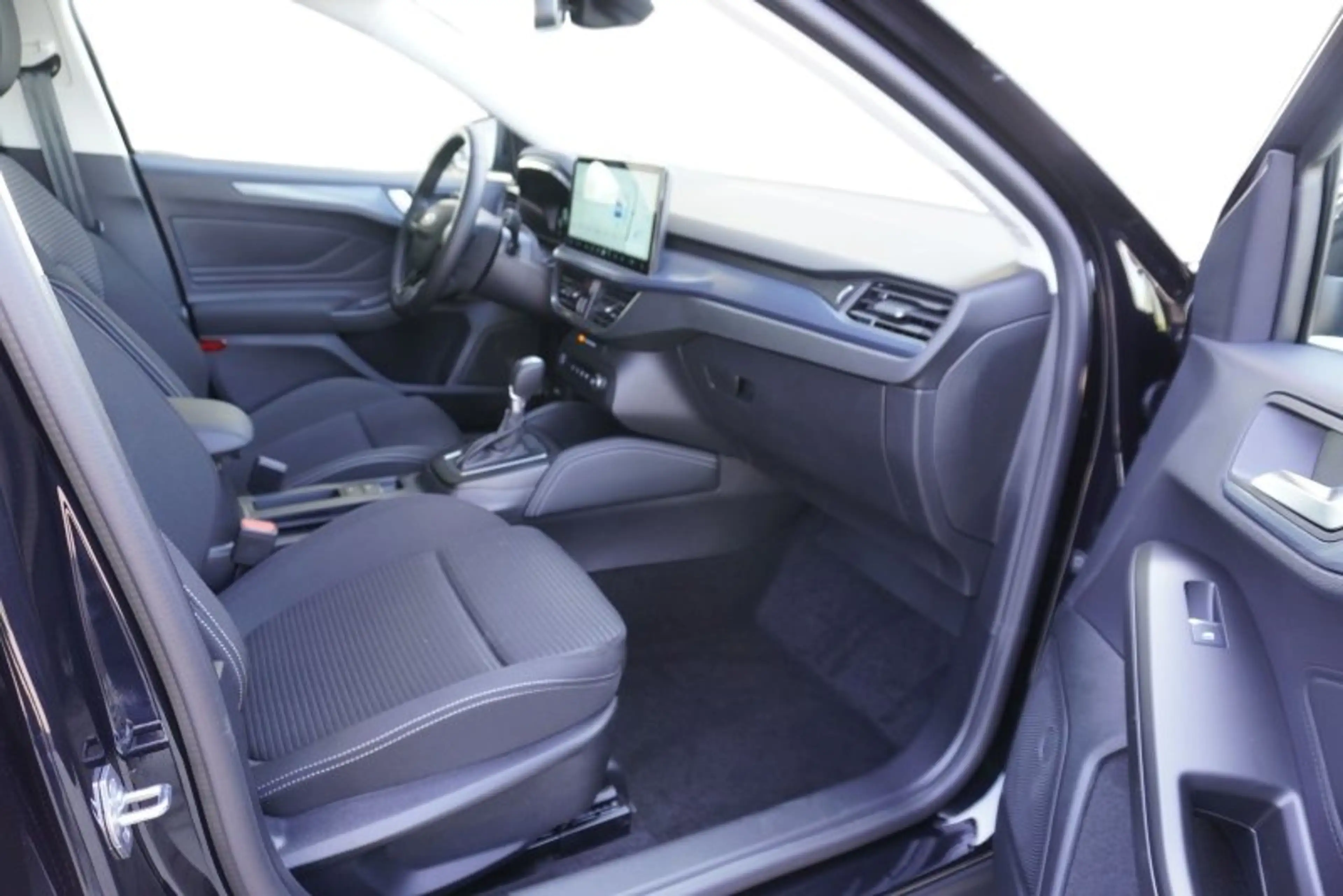 Ford Focus Active X 1,0 155PS aAHK/Navi/Kamera/Winterp. — photo 11