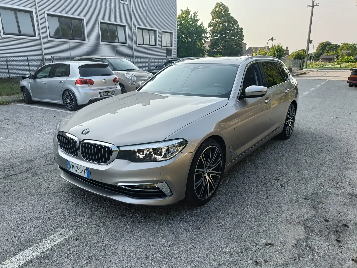 BMW 530 Serie 5 G31 530d Touring xdrive Luxury 265cv Oro - 1
