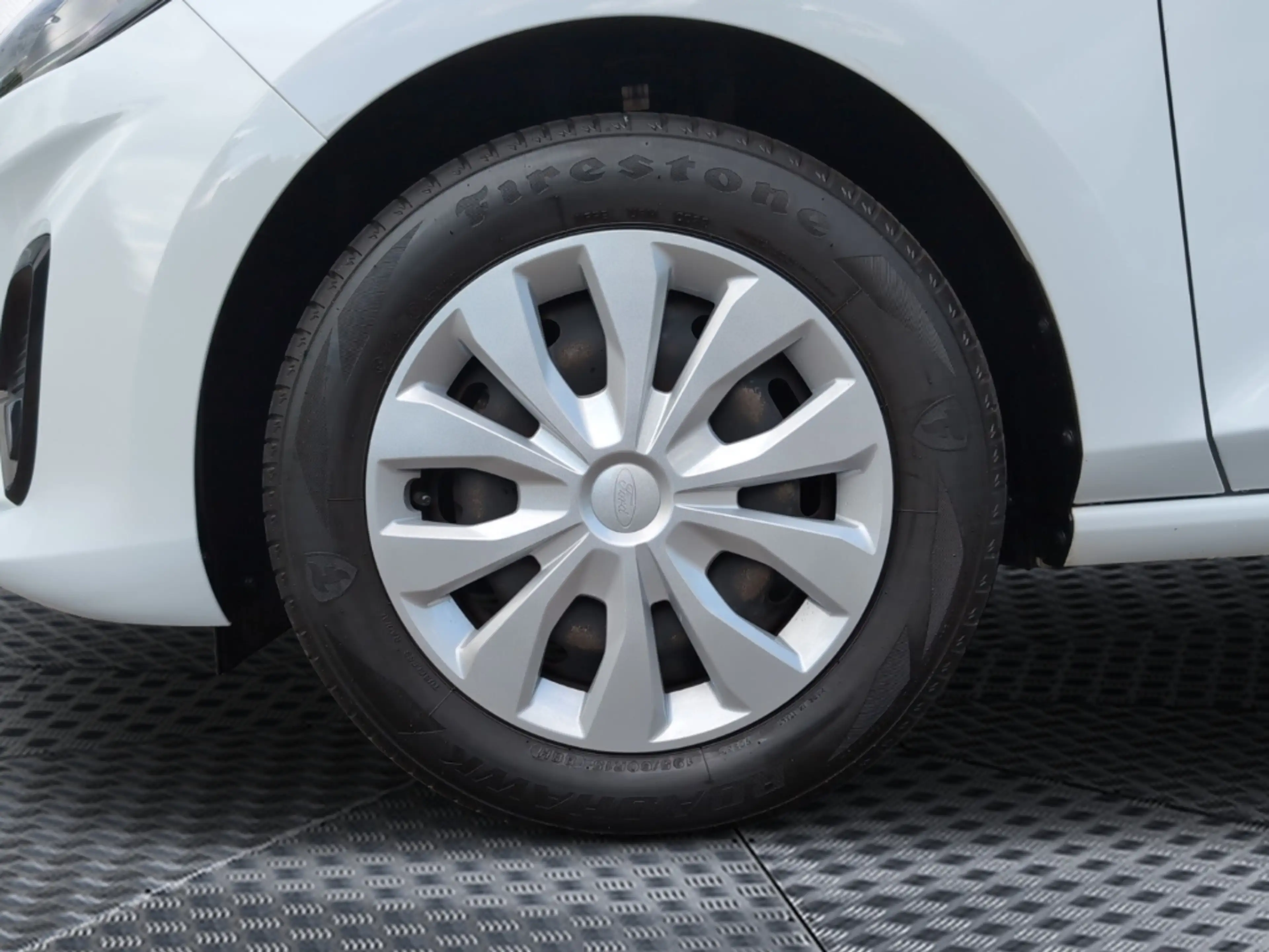 Ford Fiesta Cool & Connect LED Klima Park-Pilot hinten DAB Rad — photo 4