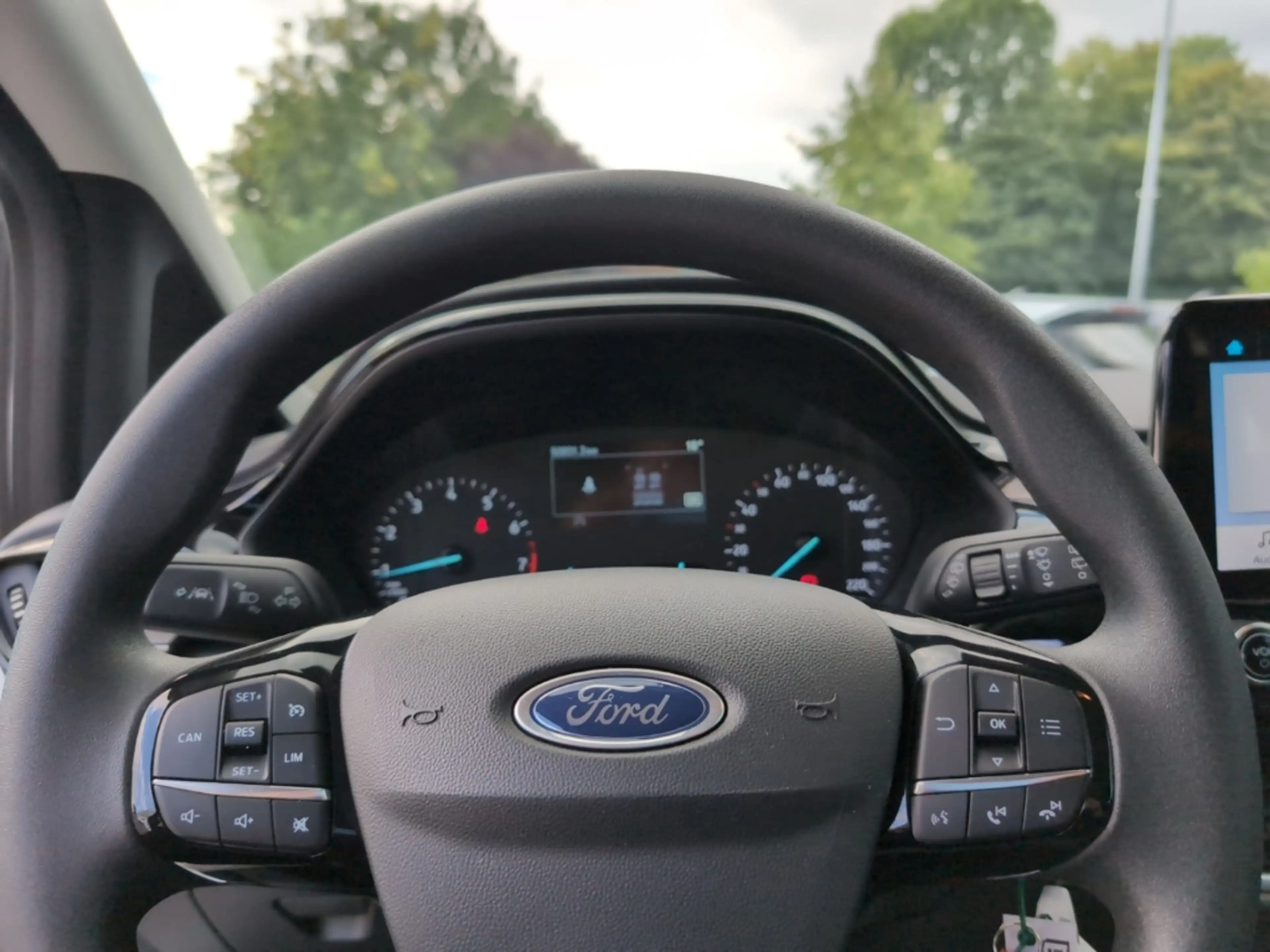Ford Fiesta Cool & Connect LED Klima Park-Pilot hinten DAB Rad — photo 9