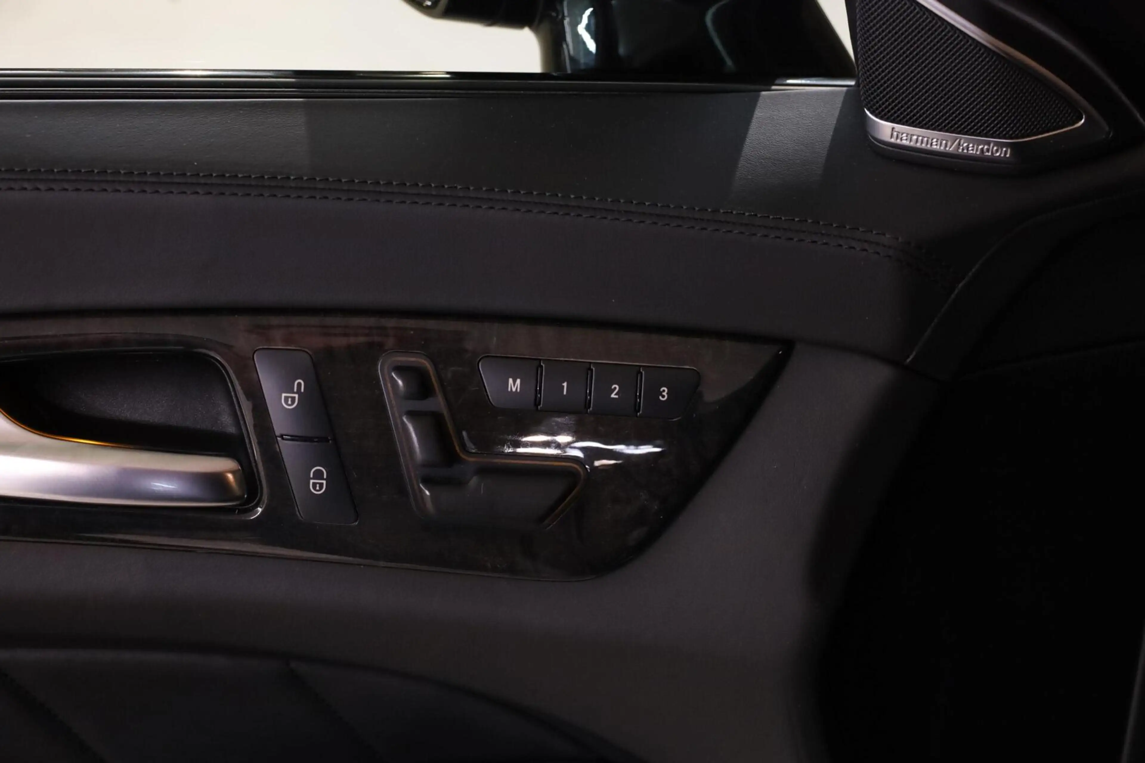 Mercedes-Benz CLS 63 AMG — photo 38