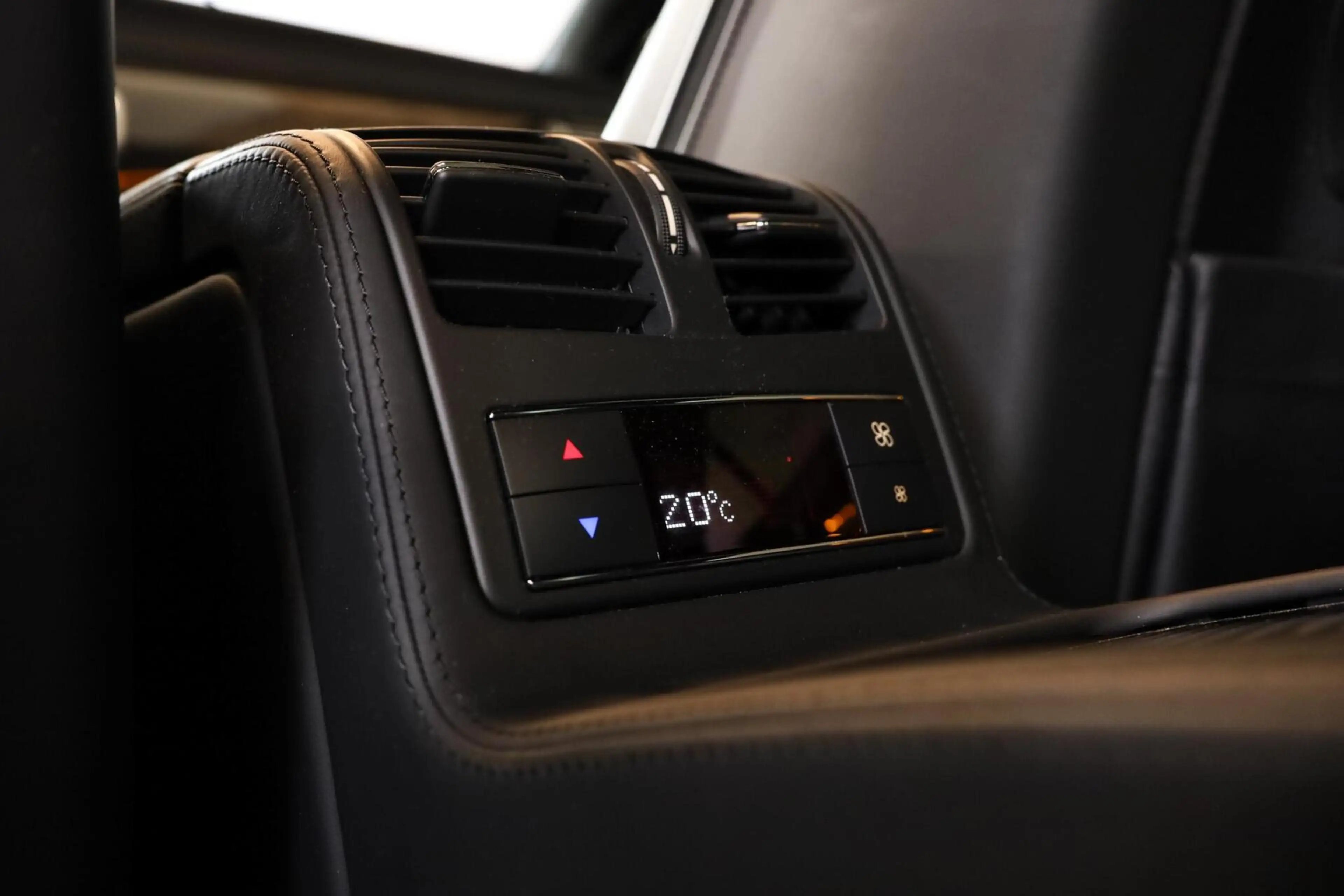 Mercedes-Benz CLS 63 AMG — photo 12