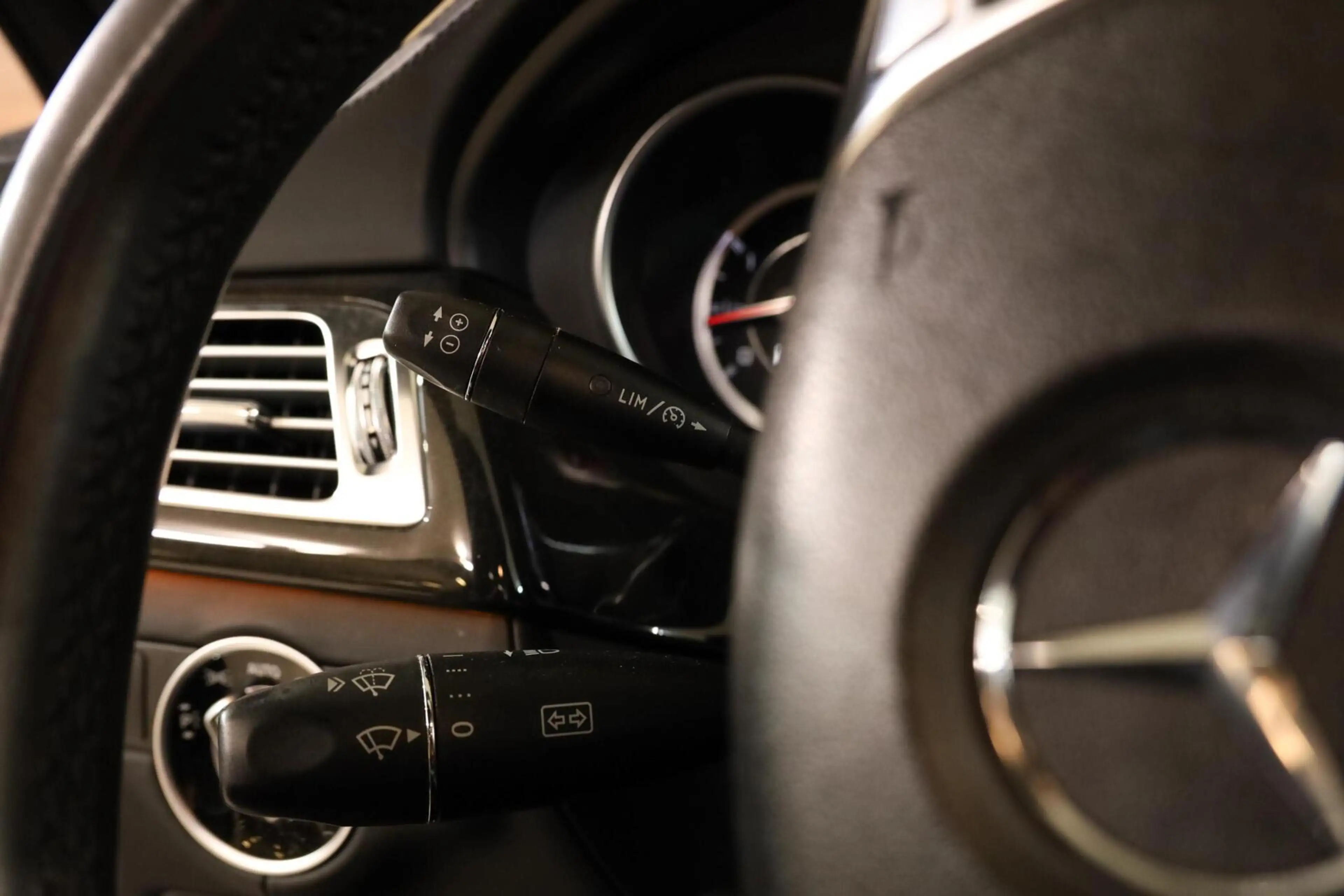 Mercedes-Benz CLS 63 AMG — photo 22