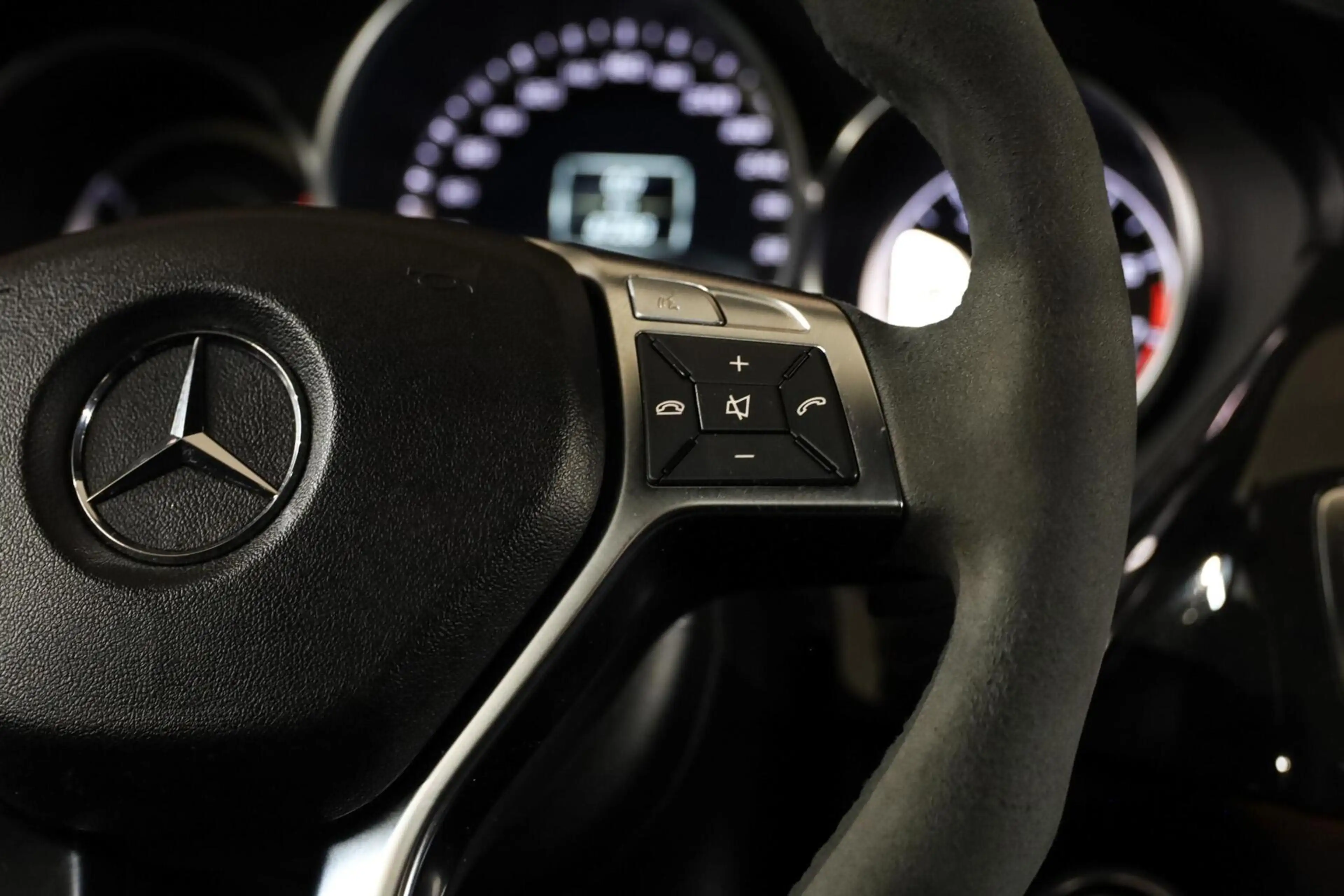 Mercedes-Benz CLS 63 AMG — photo 40