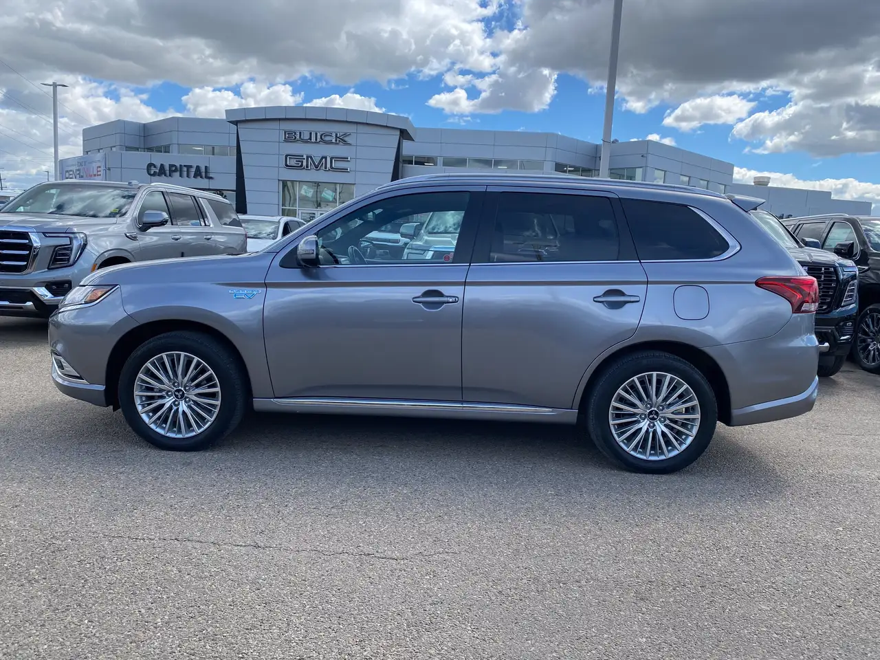 Mitsubishi Outlander снимка Mitsubishi Outlander