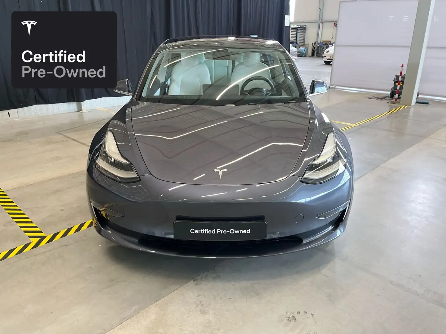 Tesla Model 3 Long Range AWD “Certified Pre-Owned” Stříbrná - 2