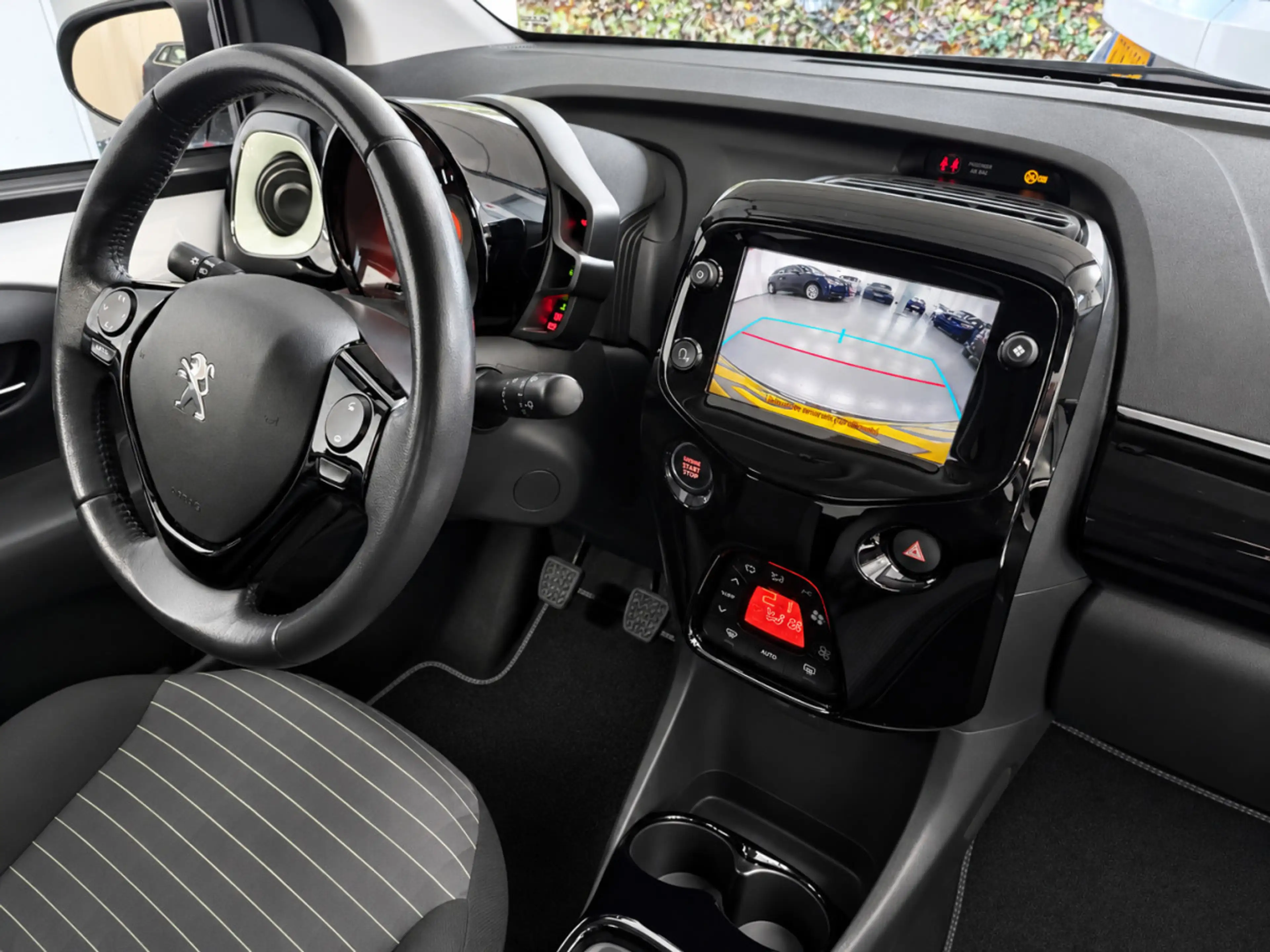 Peugeot 108 1.0 VTI Allure Top Camera Carplay — photo 6