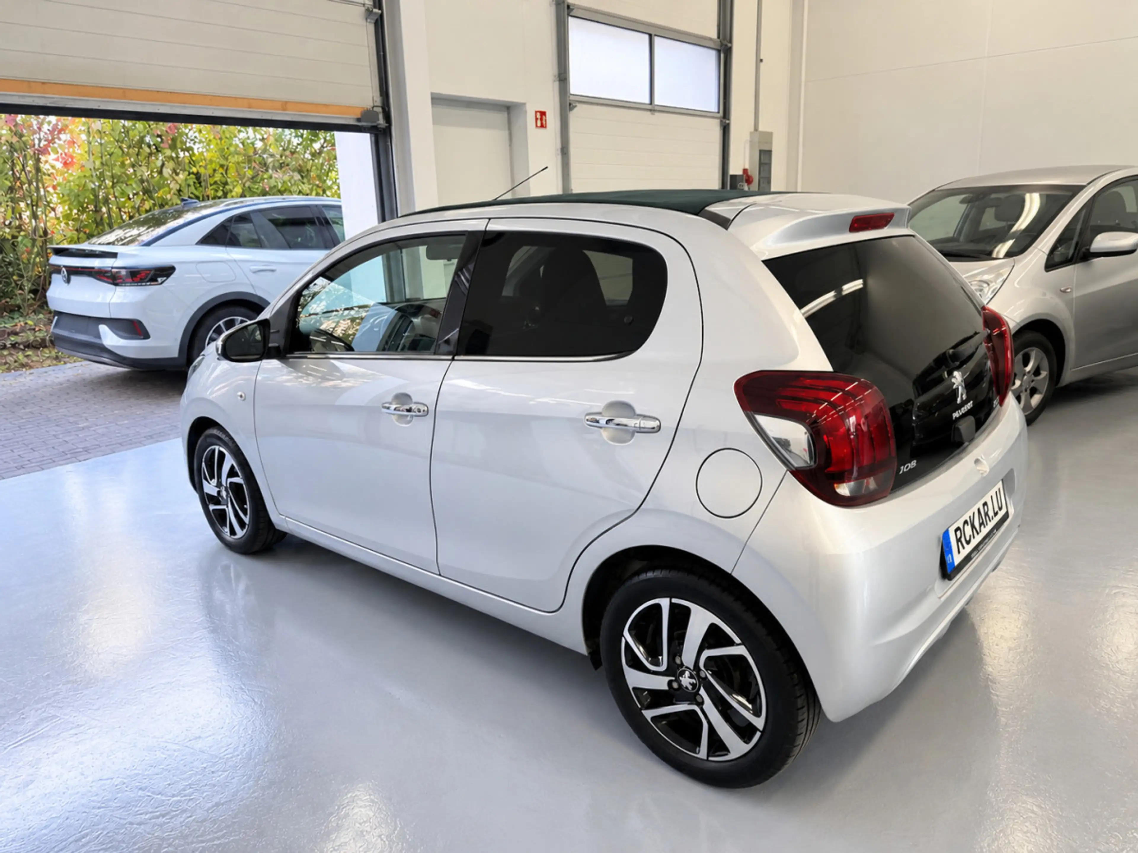 Peugeot 108 1.0 VTI Allure Top Camera Carplay — photo 4