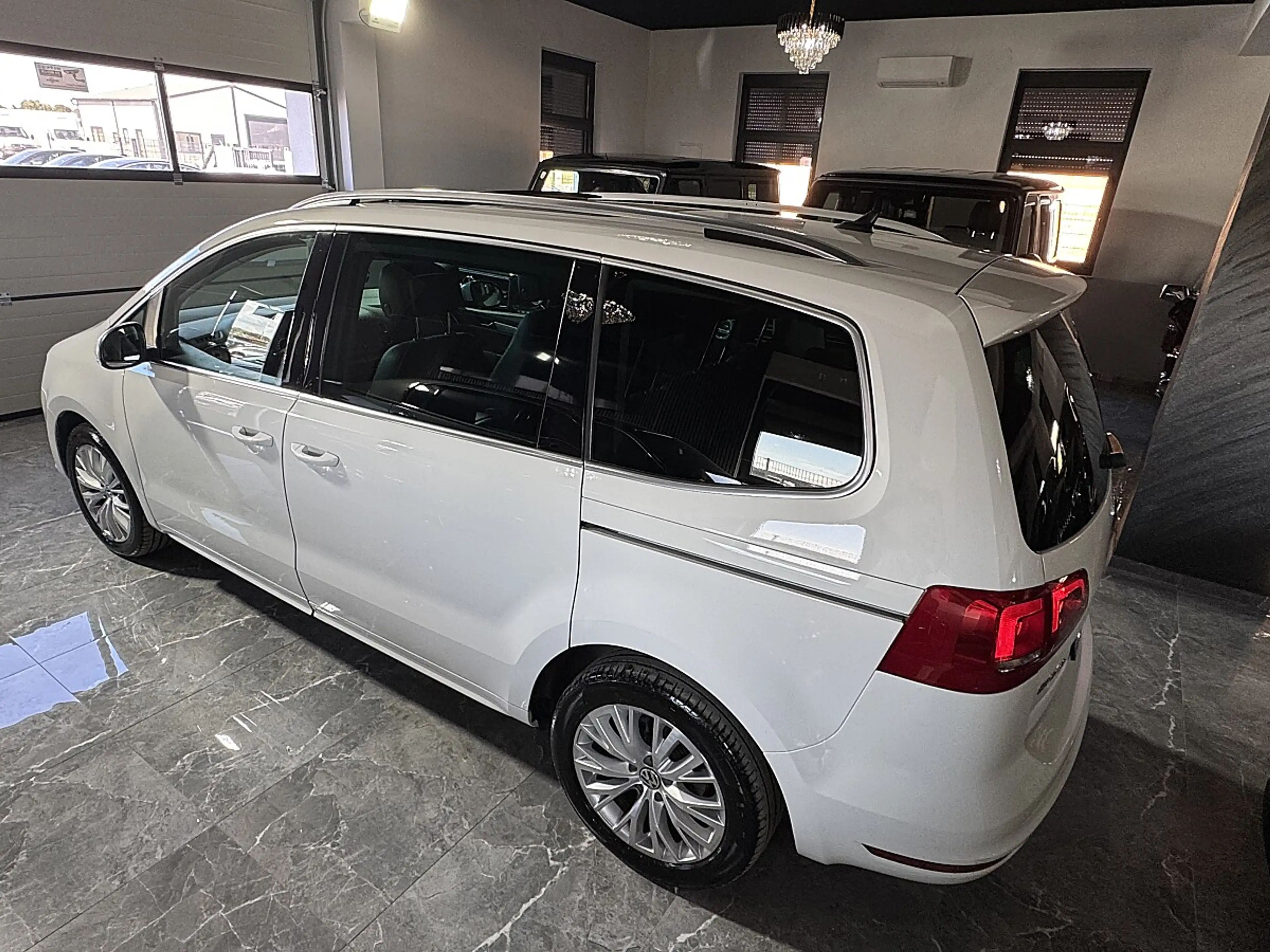 Volkswagen Sharan SKY 2,0 TDI DPF 4Motion*2.Besitz*Pano*Leder*AHK* — photo 6