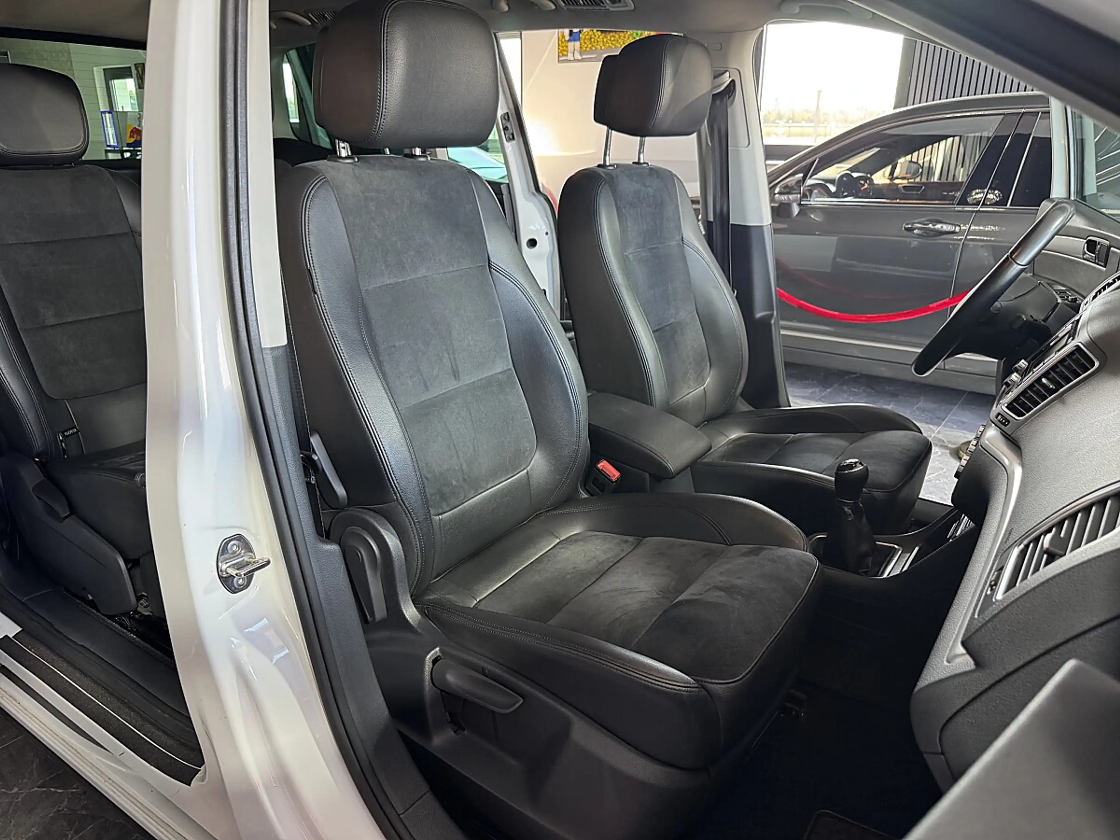 Volkswagen Sharan SKY 2,0 TDI DPF 4Motion*2.Besitz*Pano*Leder*AHK* — photo 15