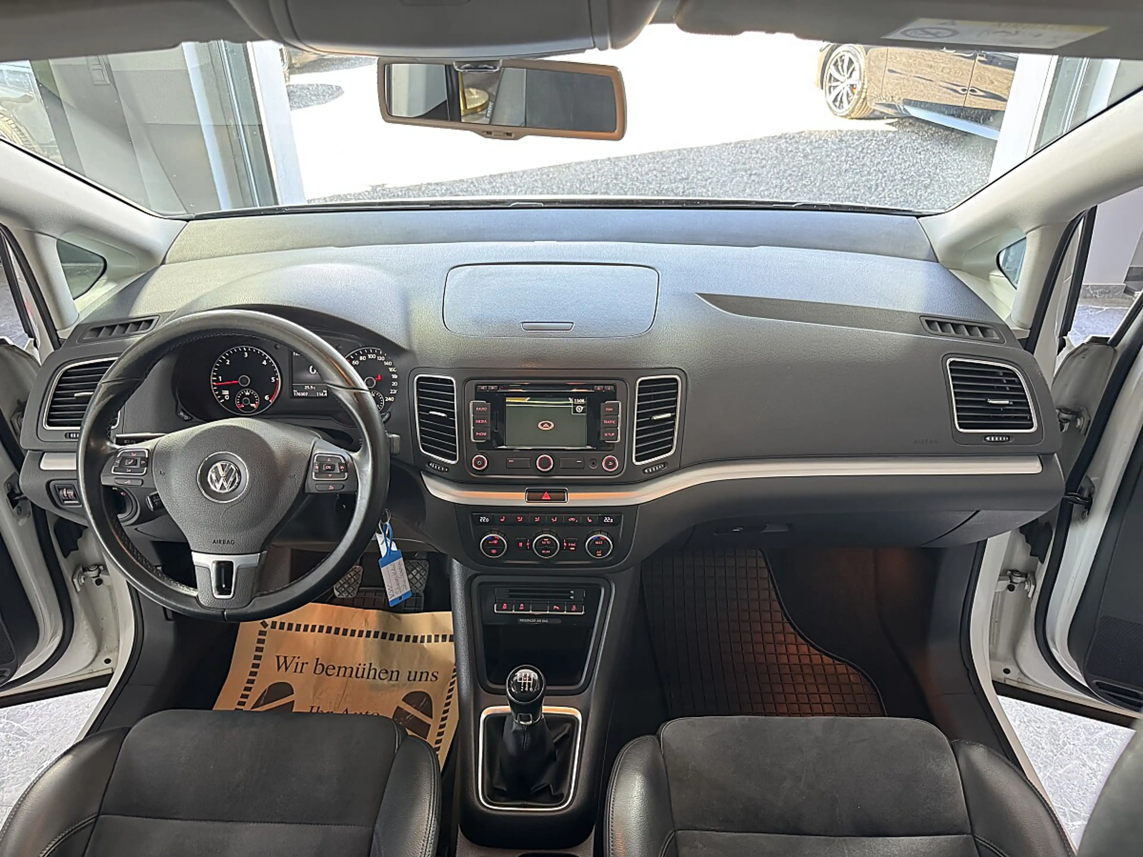 Volkswagen Sharan SKY 2,0 TDI DPF 4Motion*2.Besitz*Pano*Leder*AHK* — photo 11