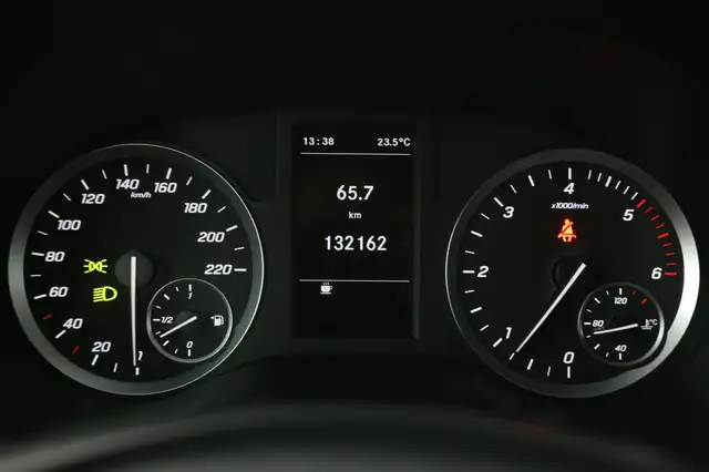 Mercedes-Benz Vito view 12