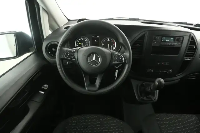 Mercedes-Benz Vito view 2
