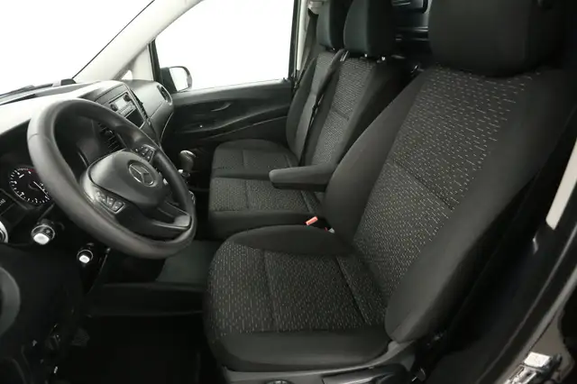 Mercedes-Benz Vito view 9