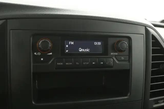 Mercedes-Benz Vito view 13