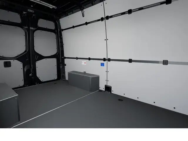 Mercedes-Benz Sprinter view 9