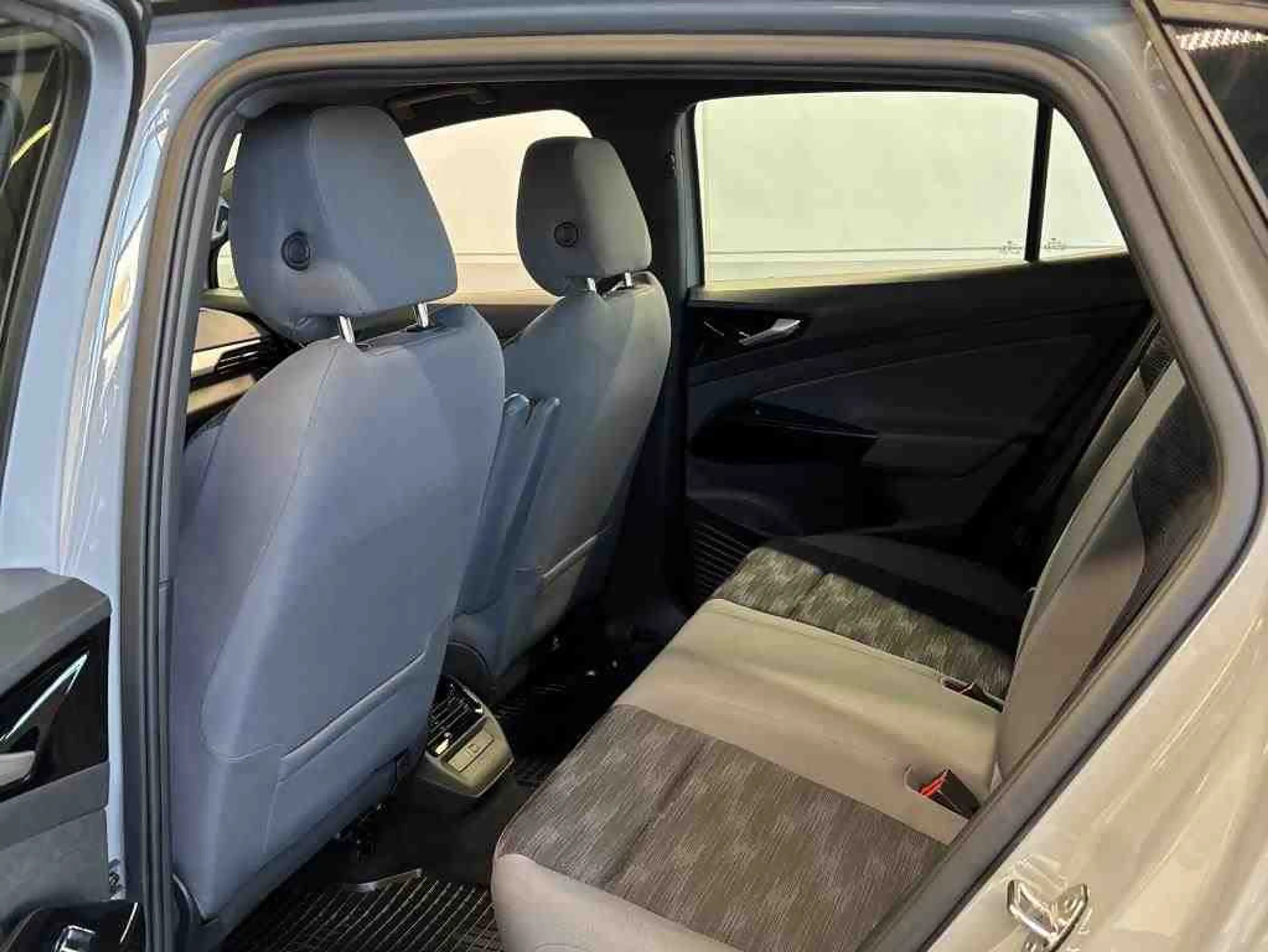 Volkswagen ID.4 Pure +CCS+AREA-VIEW+ACC+HUD+ASSISTS+LED+ — photo 4