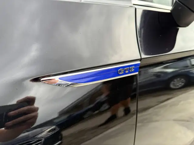 Volkswagen Passat view 12