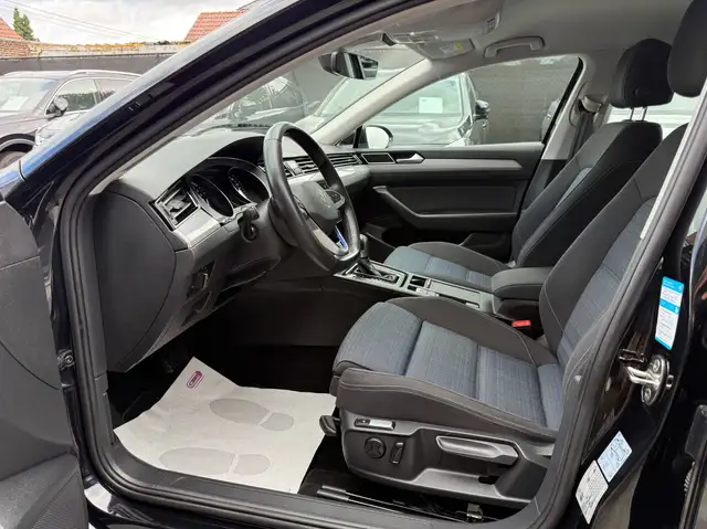 Volkswagen Passat view 13