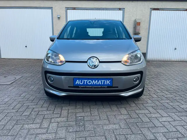Volkswagen up! UP! CLUB! AUX TEMPO BERGANFAHRASSIST SHZ PDC ALU