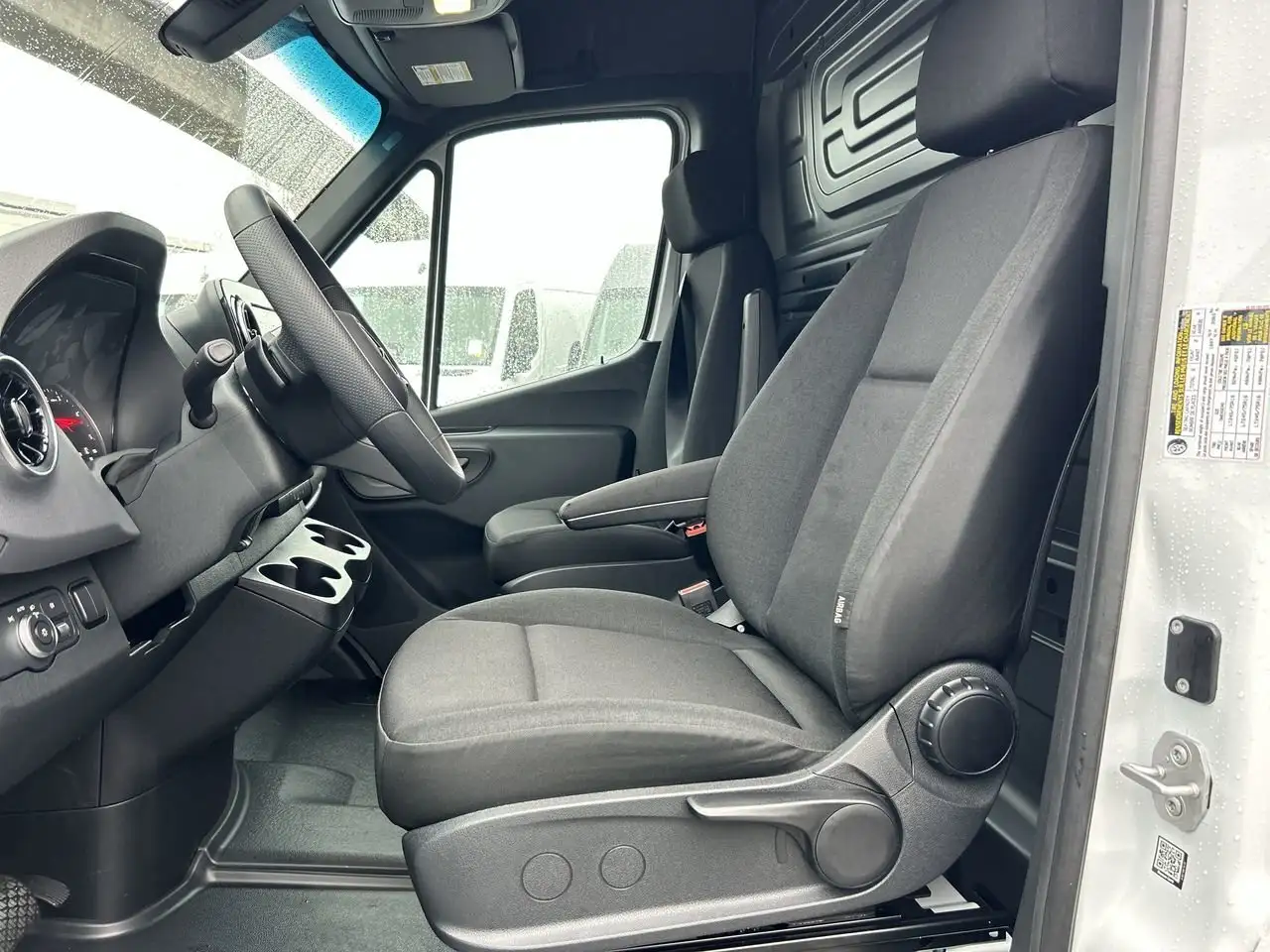 Mercedes-Benz Sprinter снимка Mercedes-Benz Sprinter