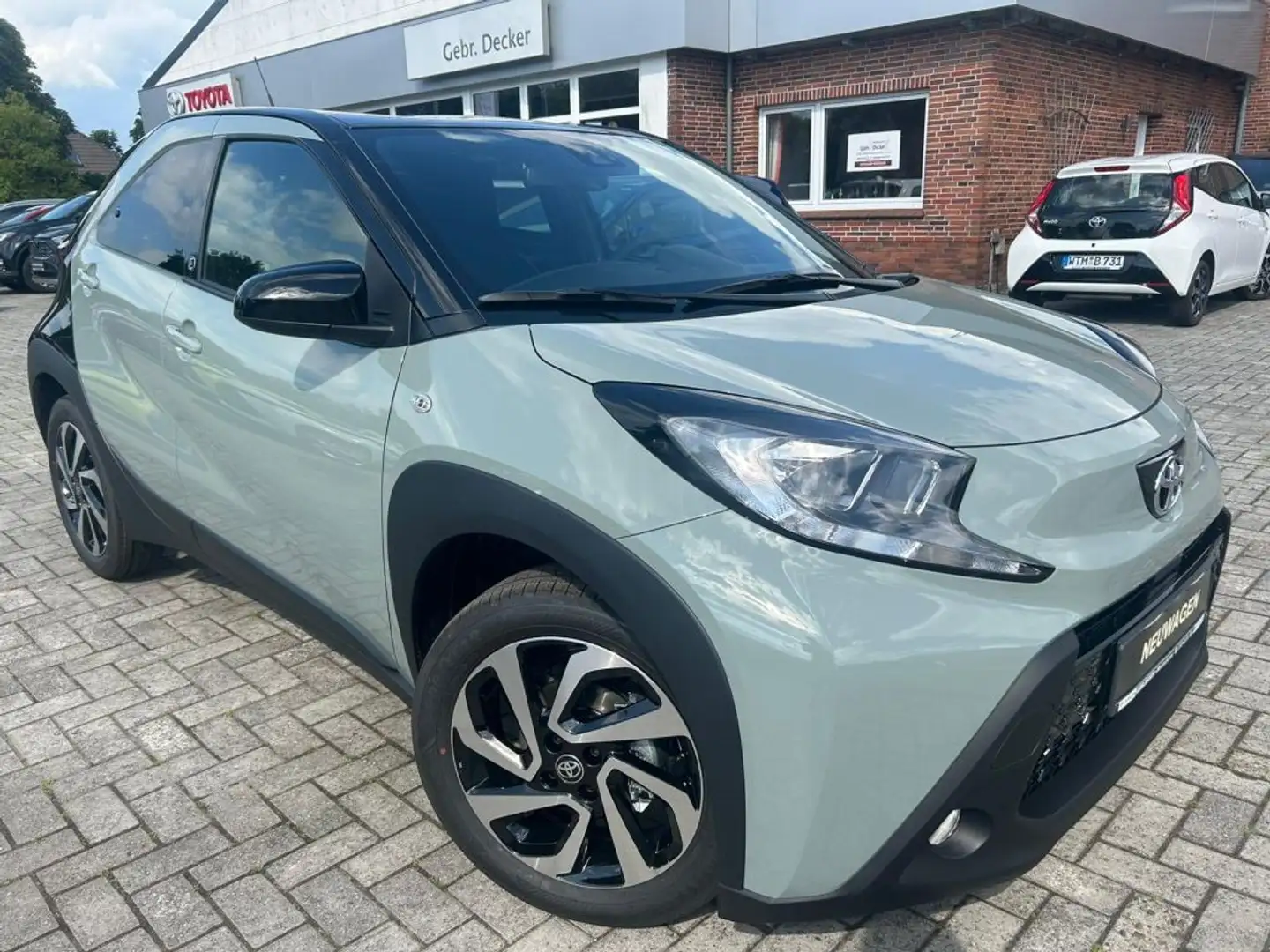Toyota Aygo X Team D (AB7) Grau - 1