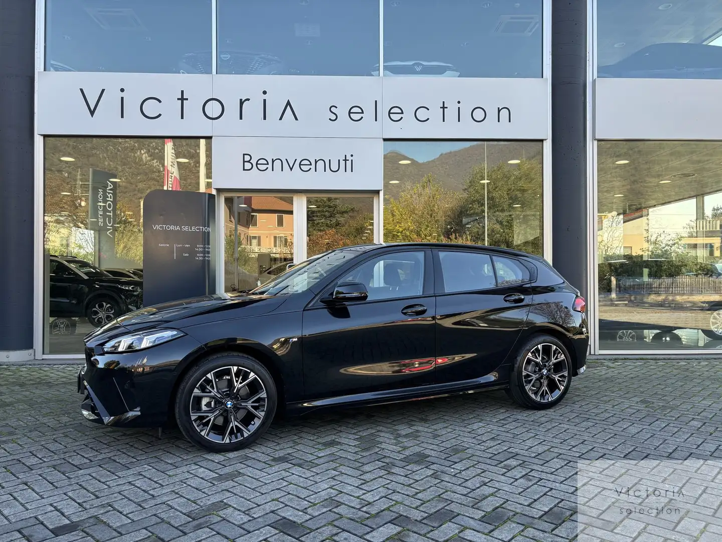 BMW 118 118D M-SPORT 150 CV C.AUTOMATICO CARPLAY RETROCAM Negro - 1