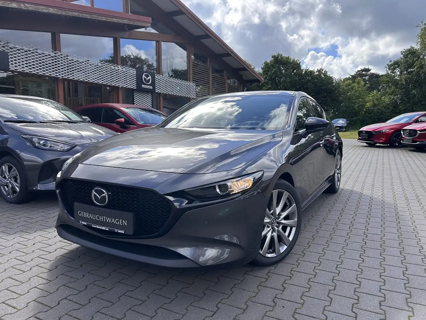 MAZDA 3