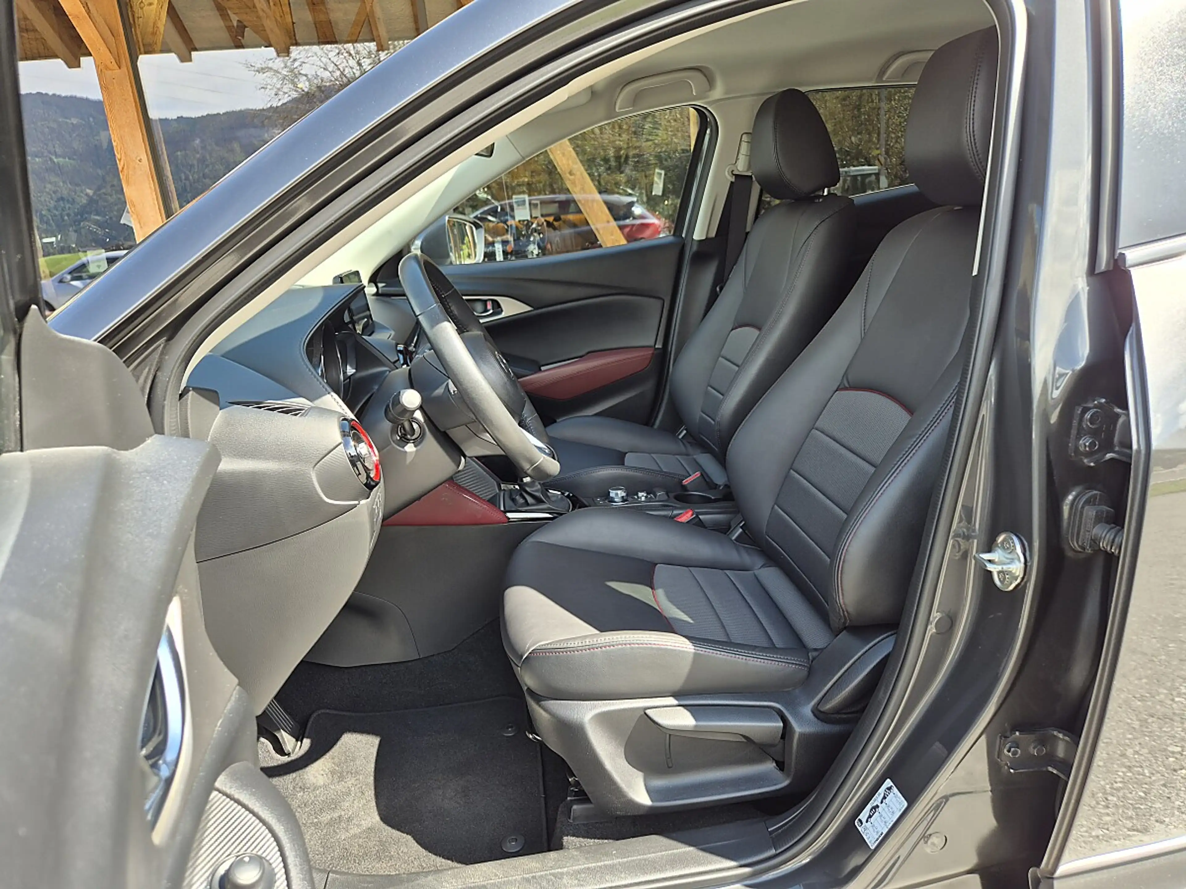 Mazda CX-3 CD105 AWD Revolution — photo 10