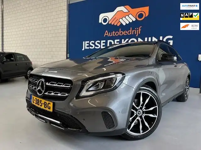 Mercedes-Benz GLA 200 Premium Plus Automaat/ bj.2018/ kleur : grijs/ nav