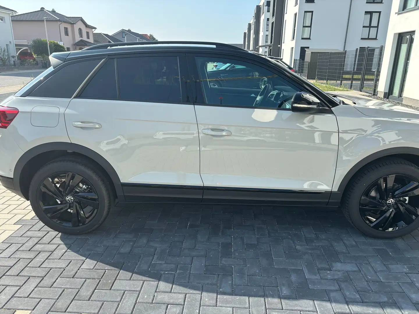 Volkswagen T-Roc Style Design Pak. LED AppLink ParkAssist SHZ StHz. Grau - 2