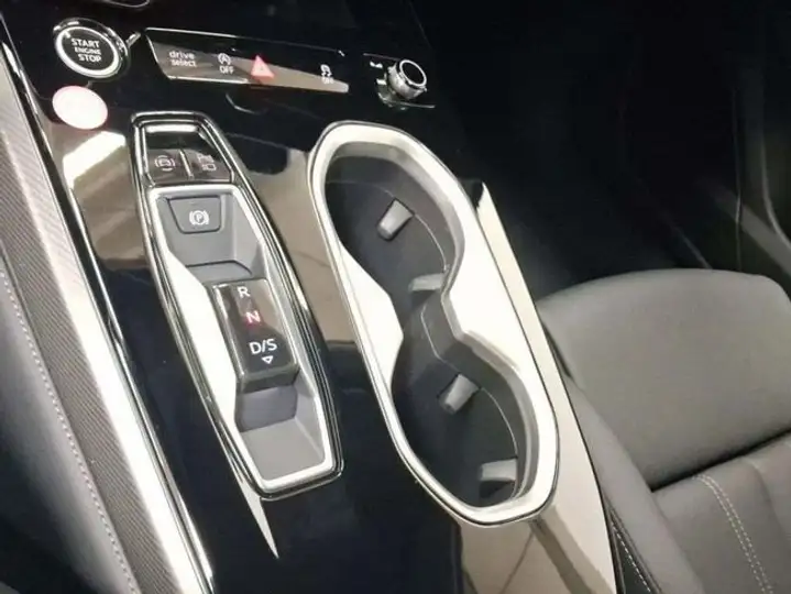 Audi A6 2025, foto 12