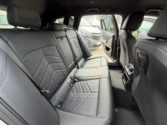 BMW 520 520 d M Sportpaket*HeadUP*Leder*Memory*Keyless* Ansicht 36