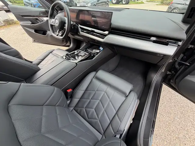 BMW 520 520 d M Sportpaket*HeadUP*Leder*Memory*Keyless* Ansicht 32