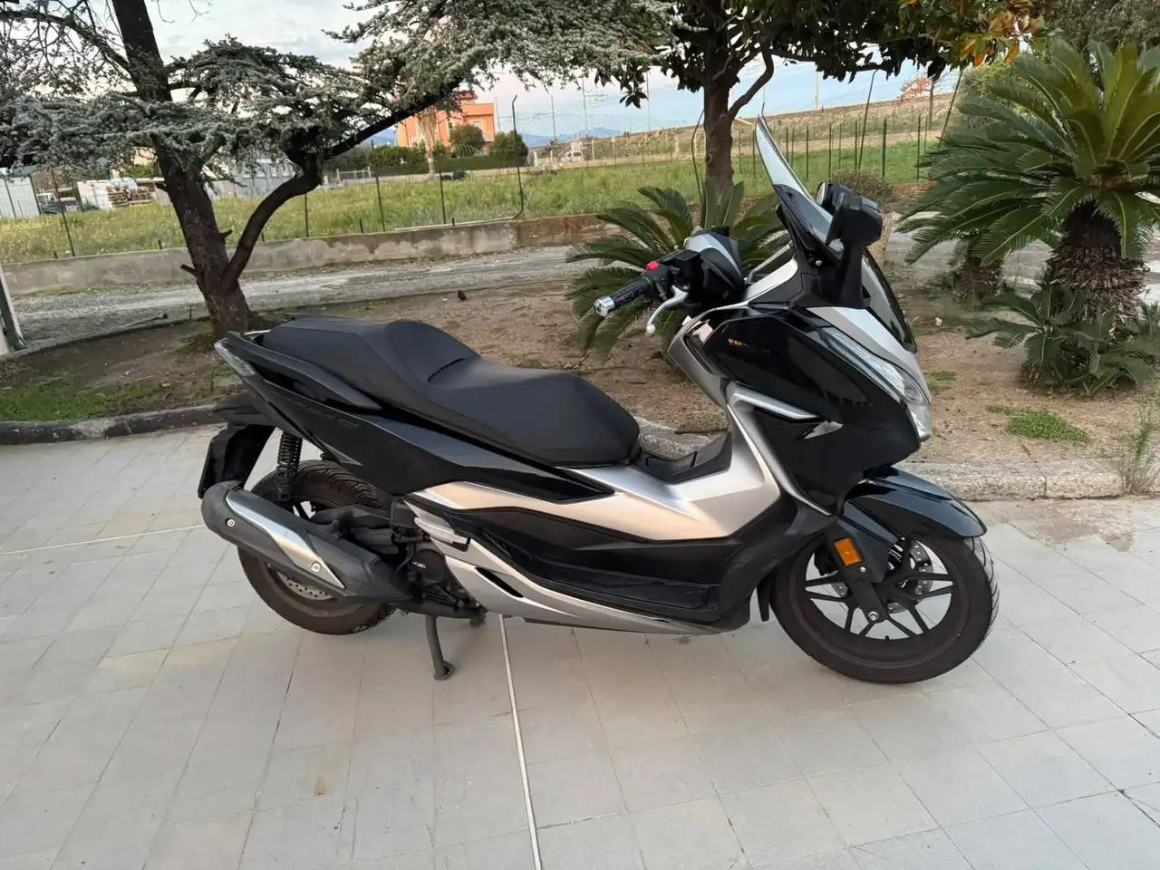 Honda Forza 300