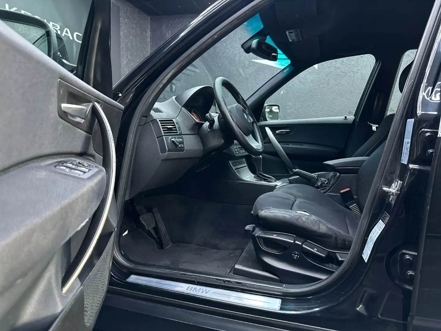 BMW X3 3.0d SHZ*PDC*TEMPO*KLIMA*DISPLAY* Schwarz - 2