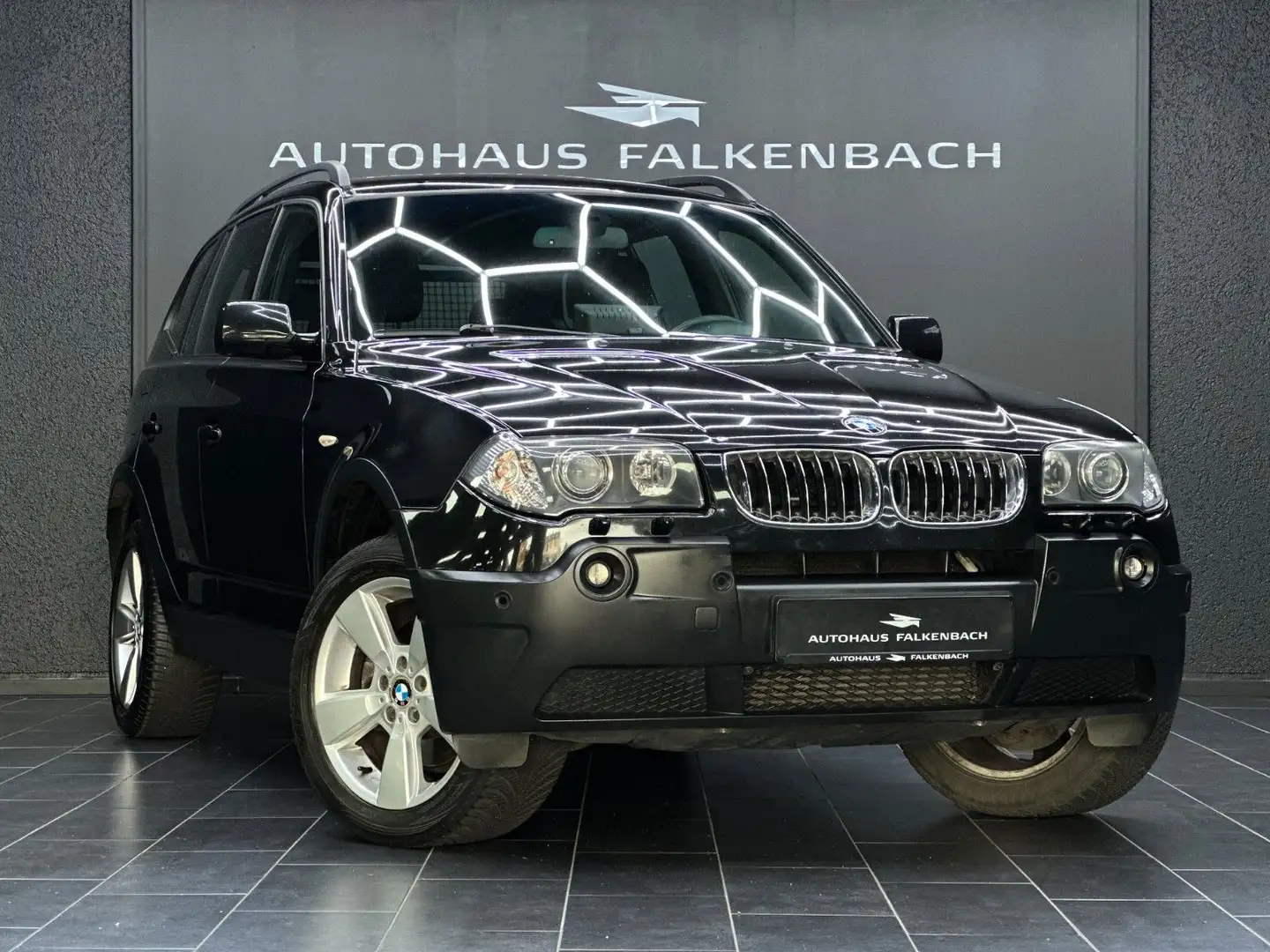 BMW X3 3.0d SHZ*PDC*TEMPO*KLIMA*DISPLAY* Schwarz - 1