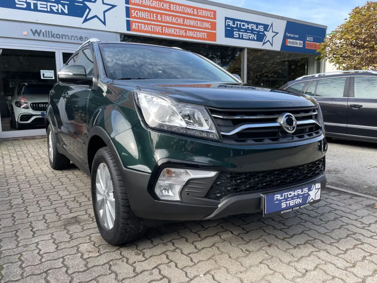 SsangYong Korando 2.0 2WD*Navi*LED*AHK*PDC*SHZ*Tempomat zelena - 1