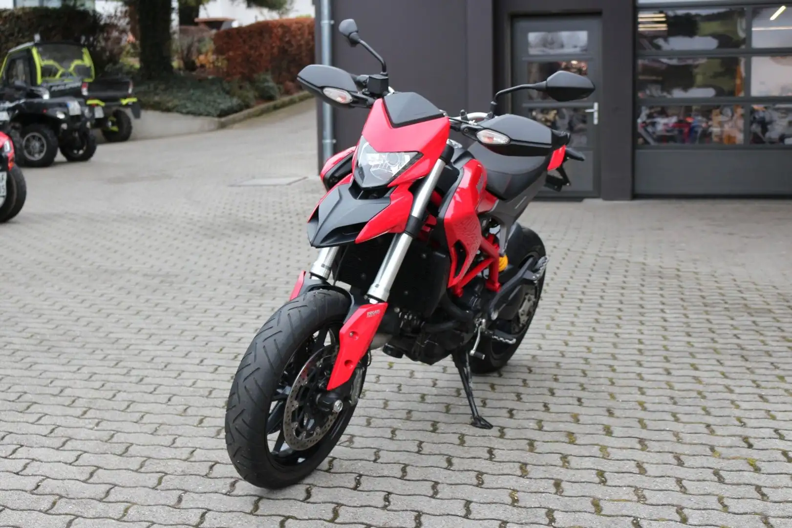 Ducati Hypermotard 821 Rojo - 1
