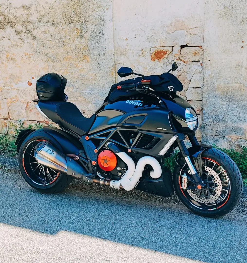 Ducati Diavel top Negro - 1