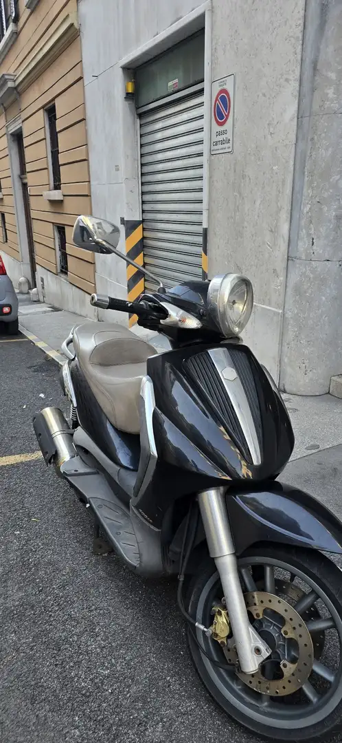Piaggio Beverly 400 Noir - 2