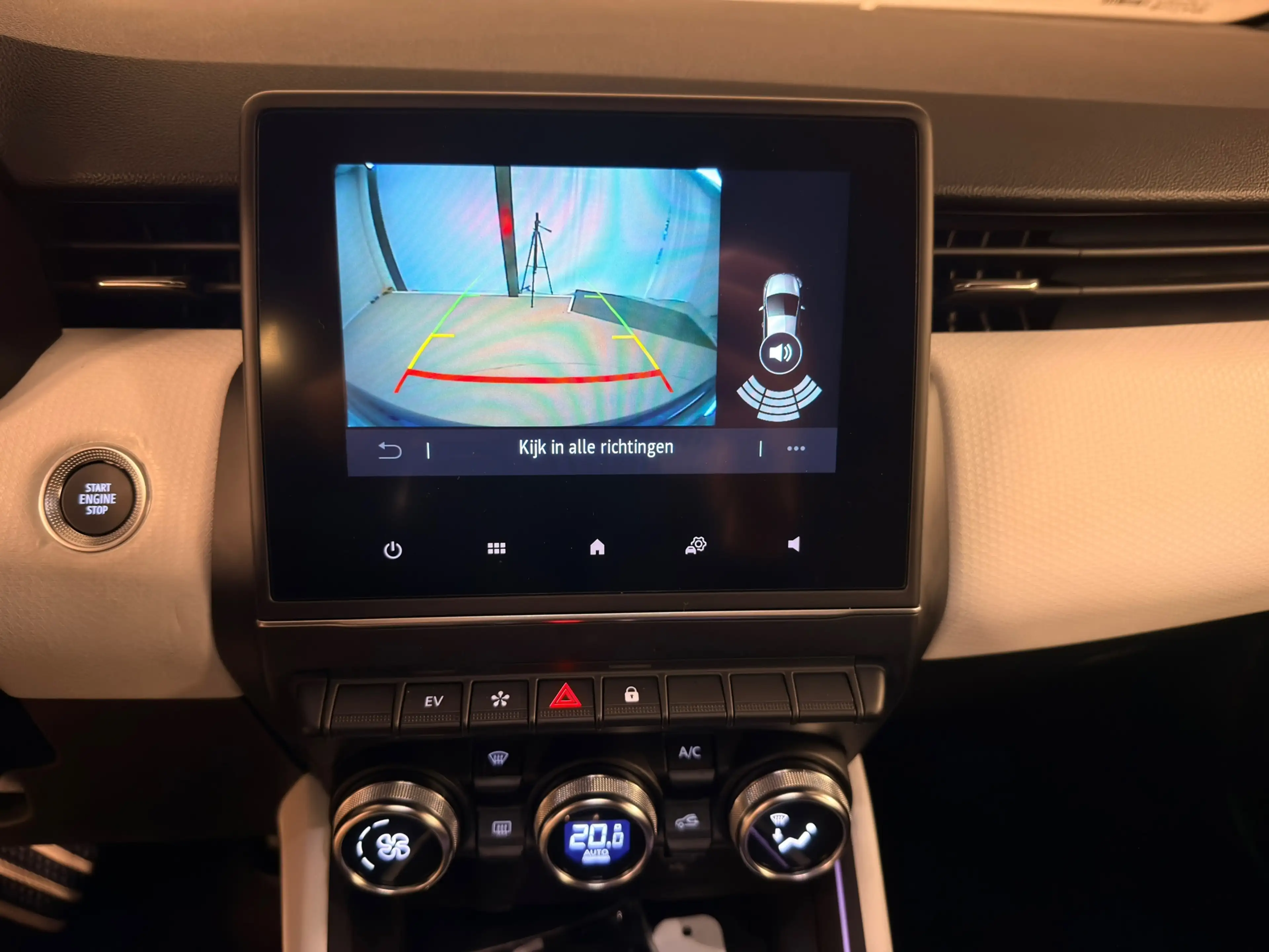 Renault Clio 1.6 E-Tech Hybrid 145 Techno Camera — photo 8