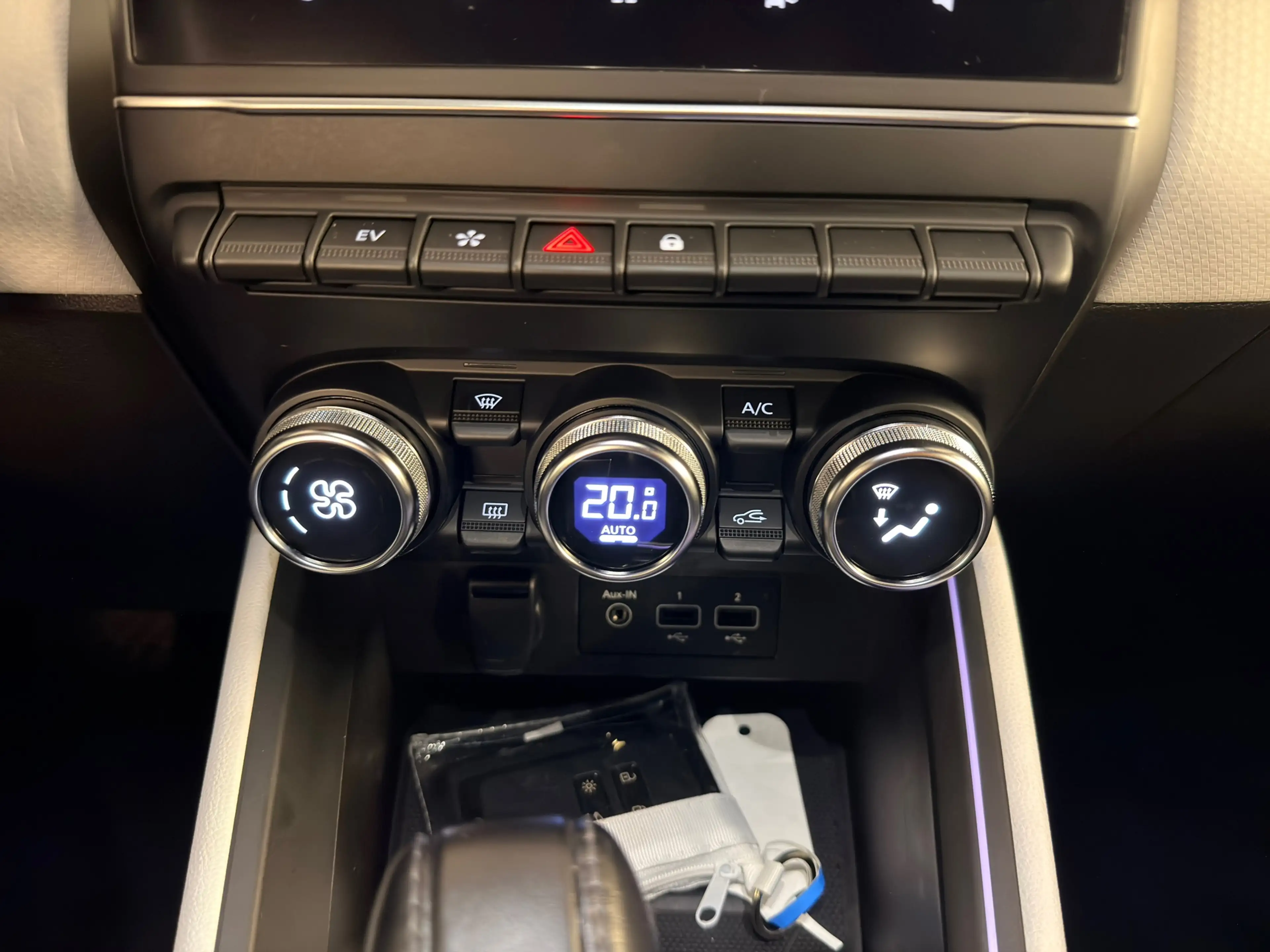 Renault Clio 1.6 E-Tech Hybrid 145 Techno Camera — photo 24