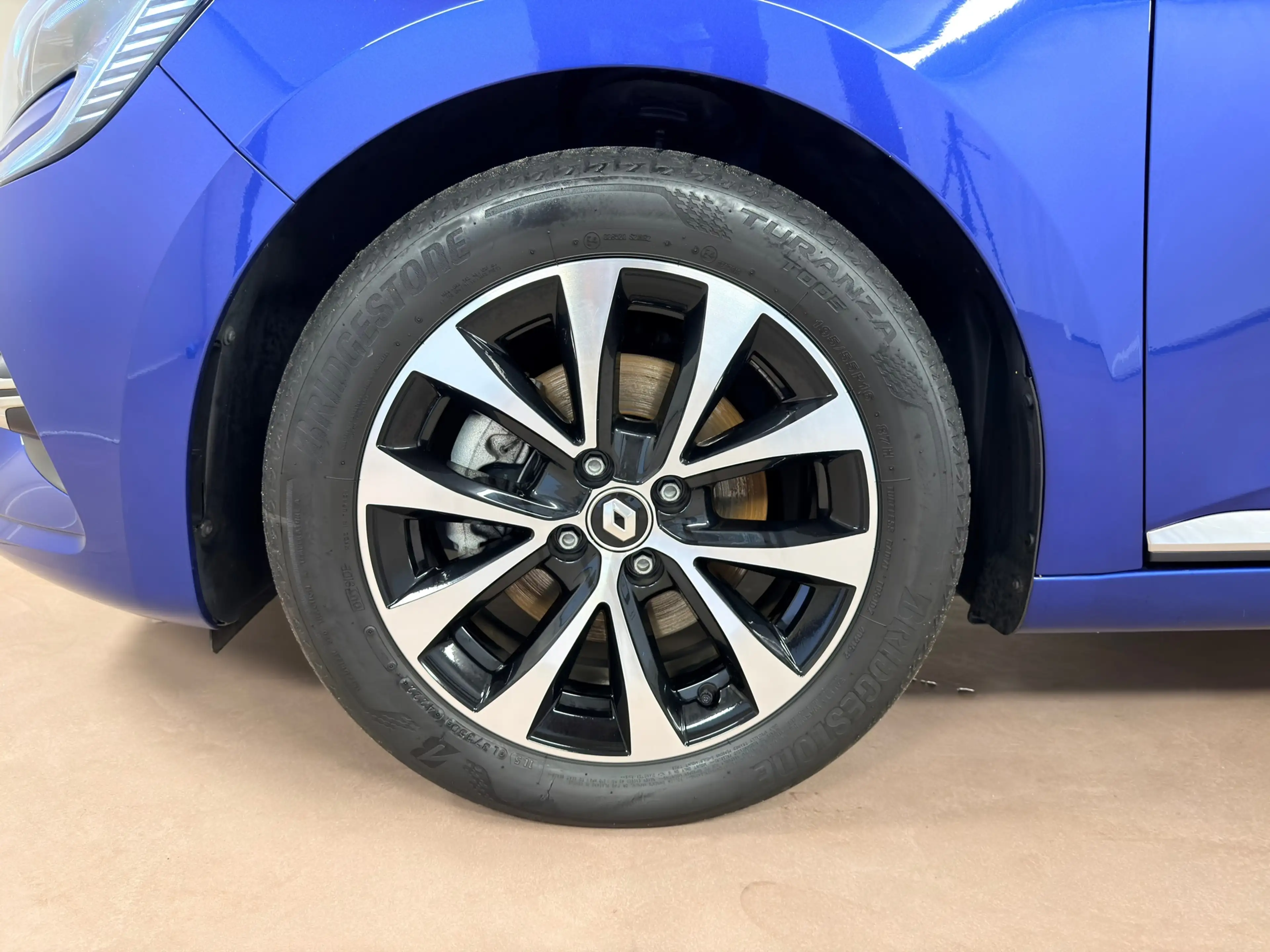 Renault Clio 1.6 E-Tech Hybrid 145 Techno Camera — photo 15