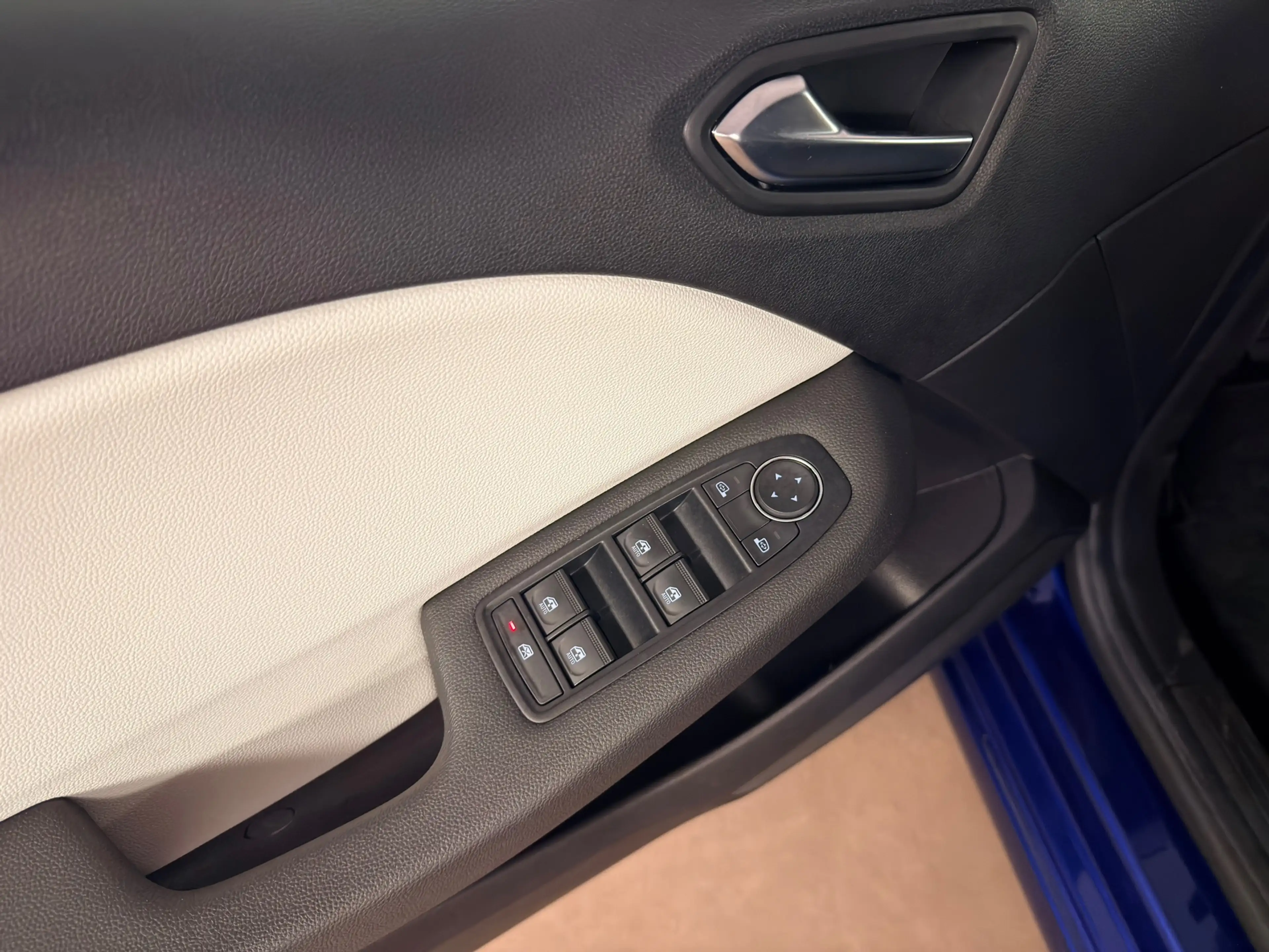 Renault Clio 1.6 E-Tech Hybrid 145 Techno Camera — photo 26
