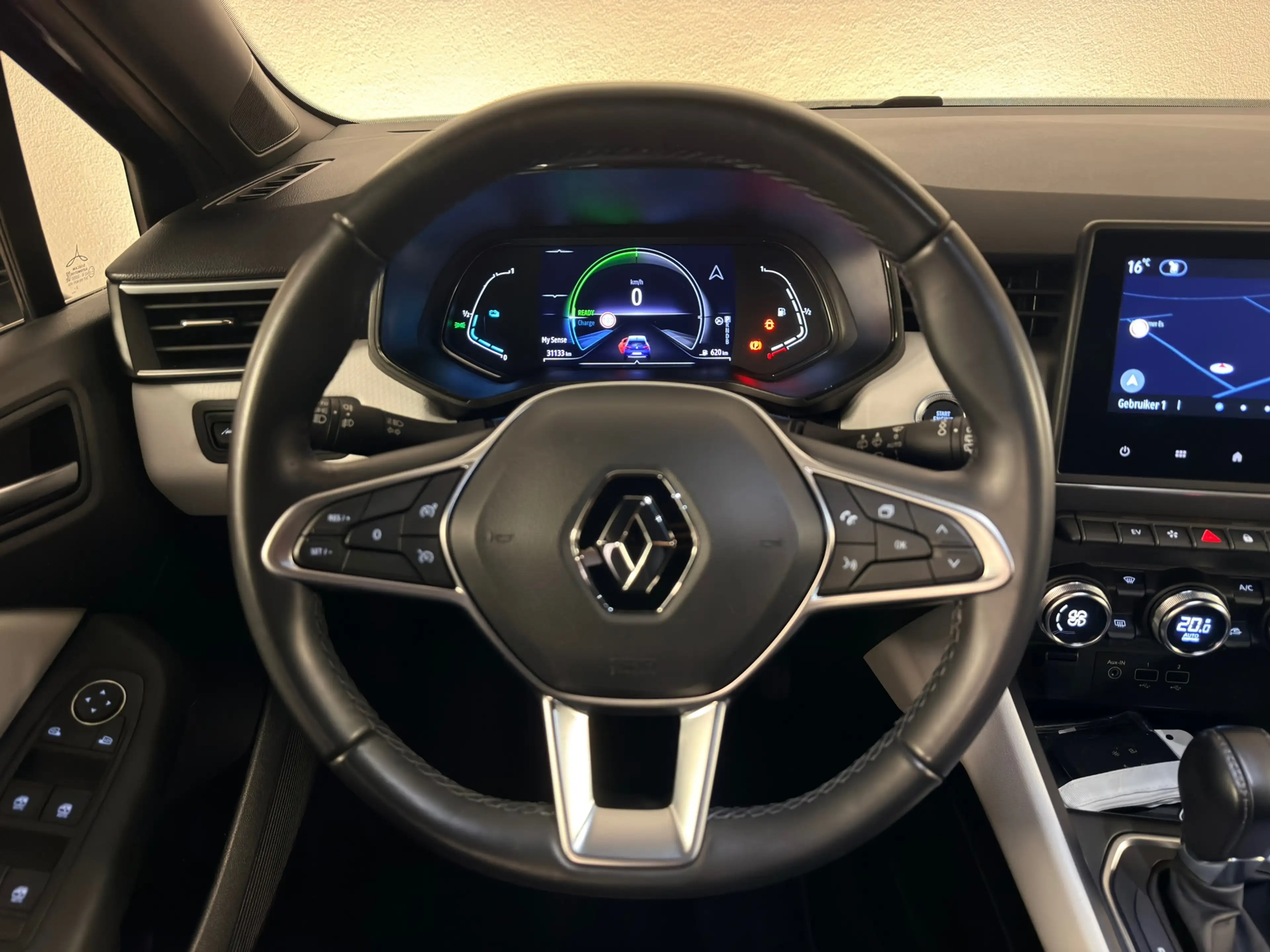 Renault Clio 1.6 E-Tech Hybrid 145 Techno Camera — photo 23